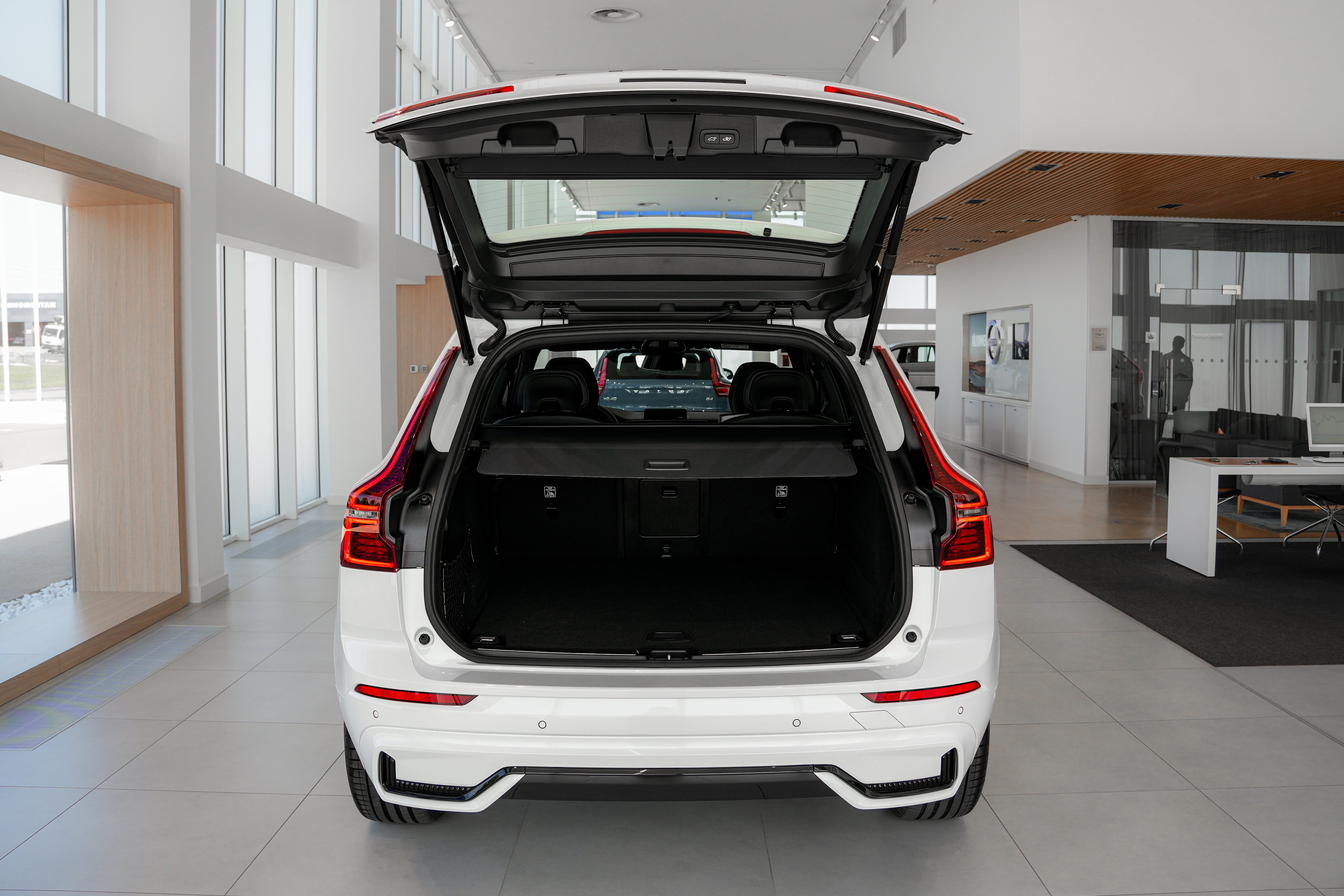Volvo XC60 2025 B5 Plus Black Edition