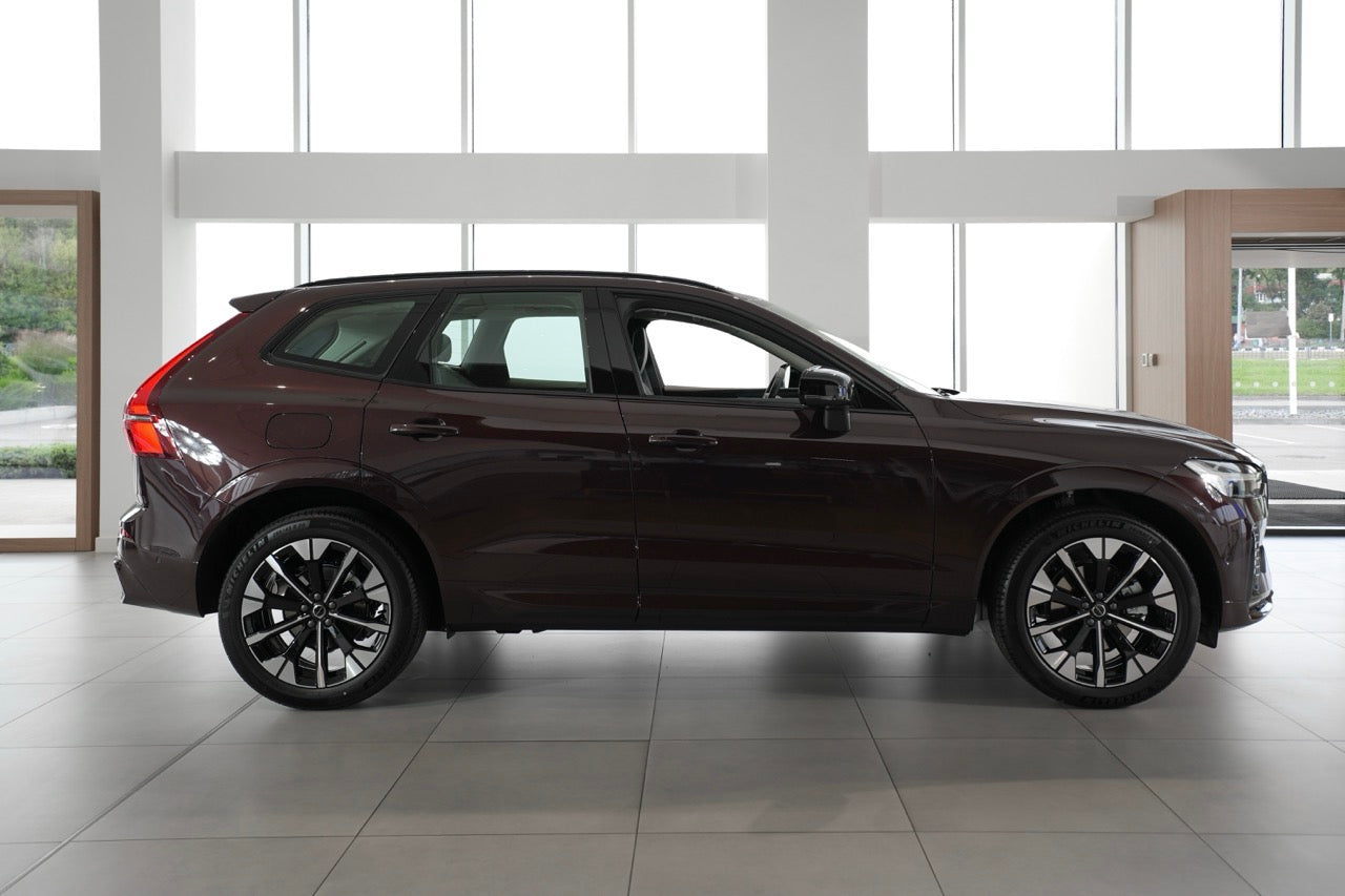 Volvo XC60 2025 B5 Ultra Dark Mulberry