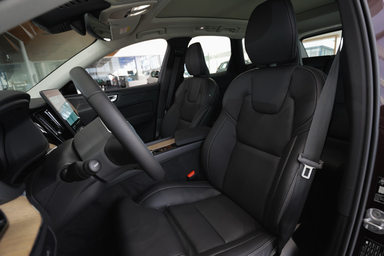 Volvo XC60 2025 B5 Ultra Dark Mulberry