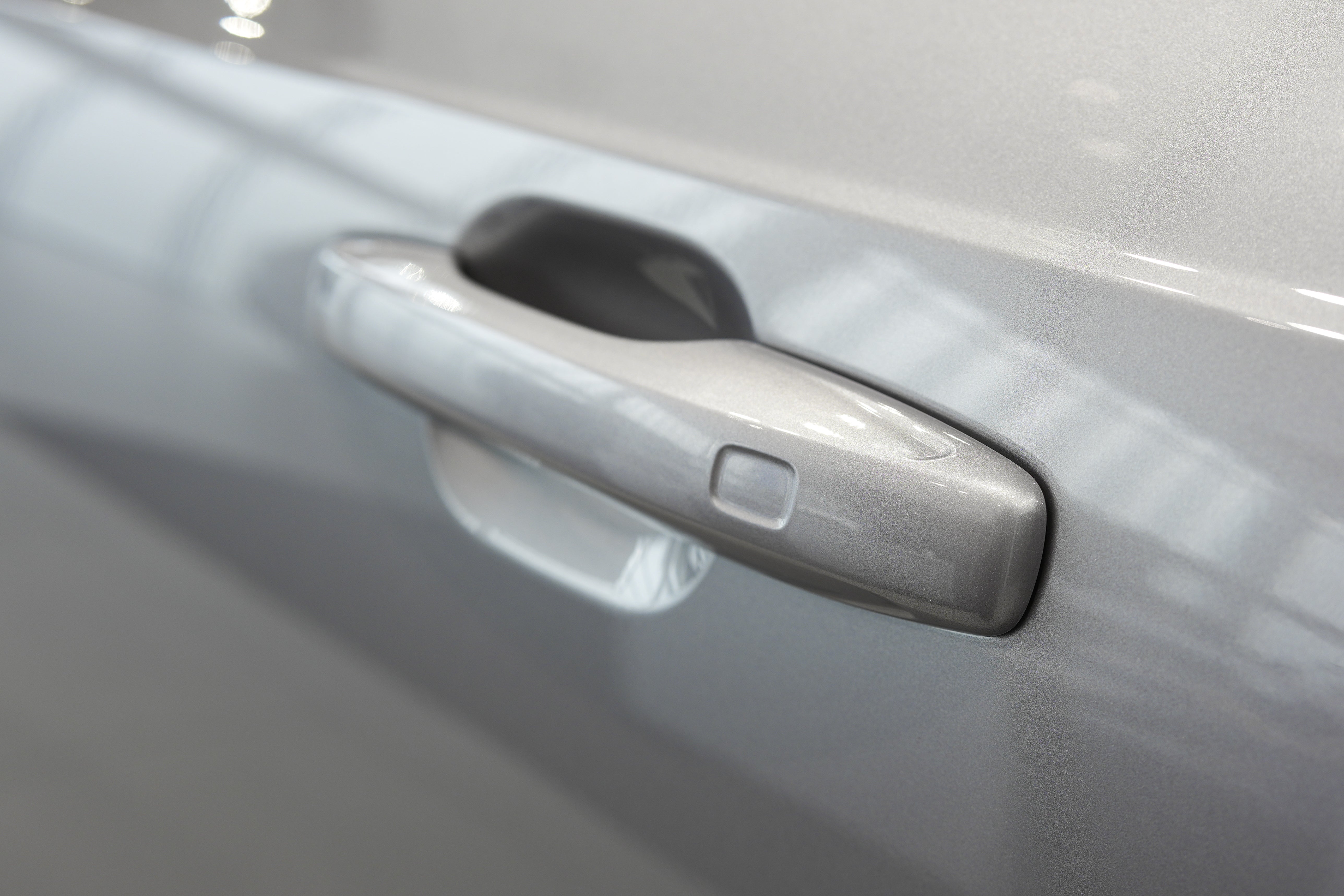 Volvo XC90 B5 Core Aurora Silver