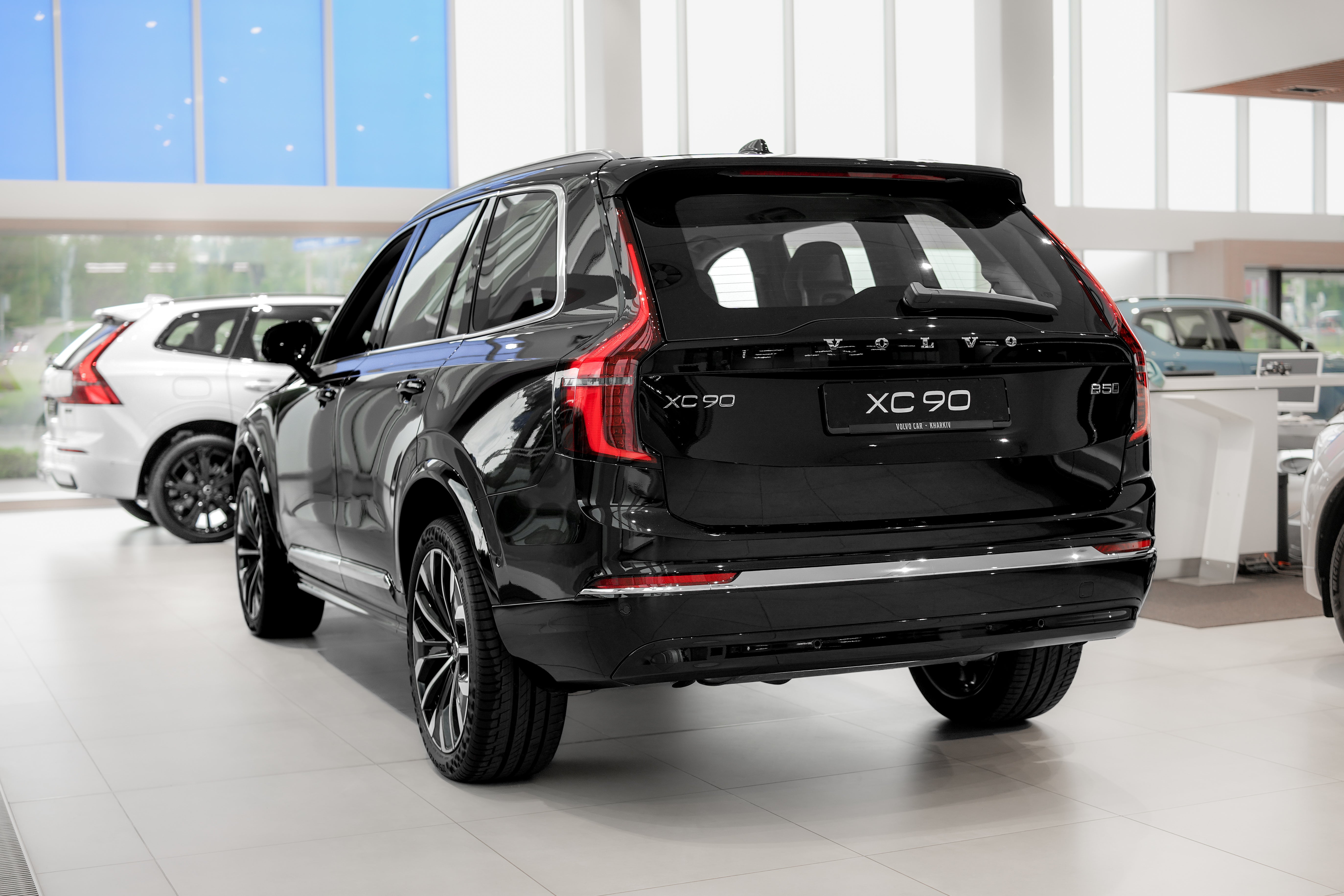 Volvo XC90 B5 Plus Bright Onyx Black
