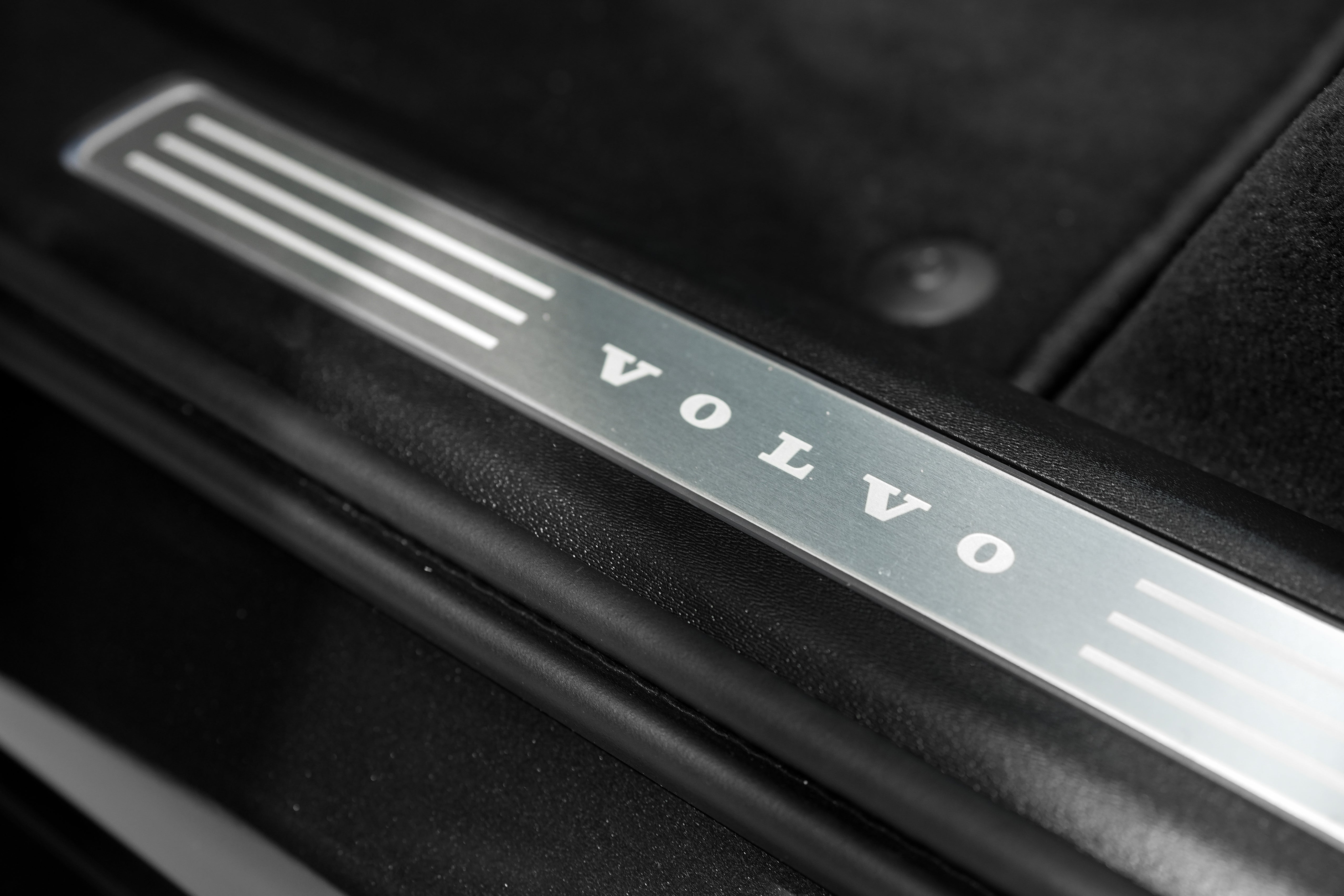 Volvo XC90 B5 Plus Bright Onyx Black
