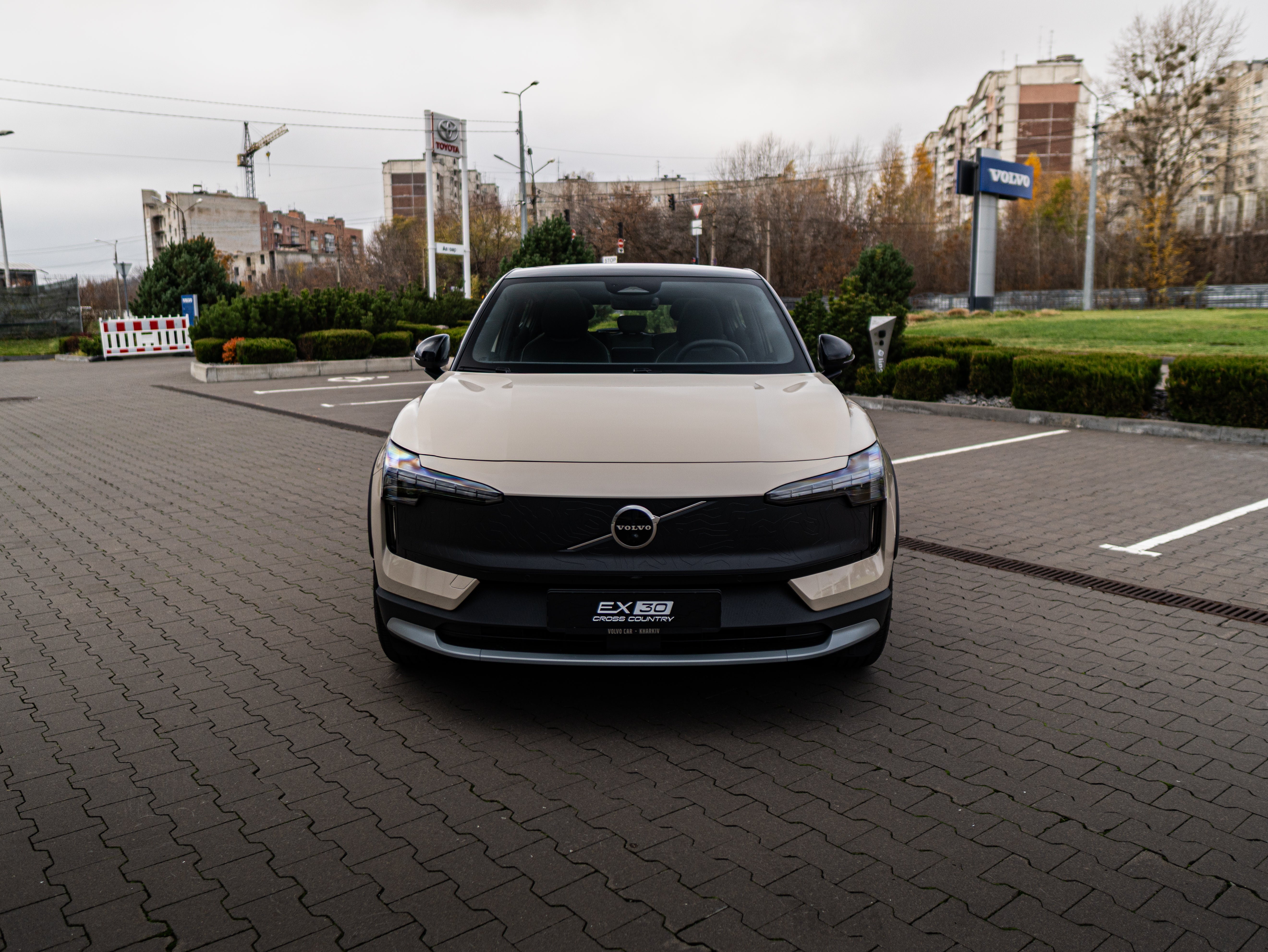 Volvo EX30 Cross Country Ultra - Sand Dune