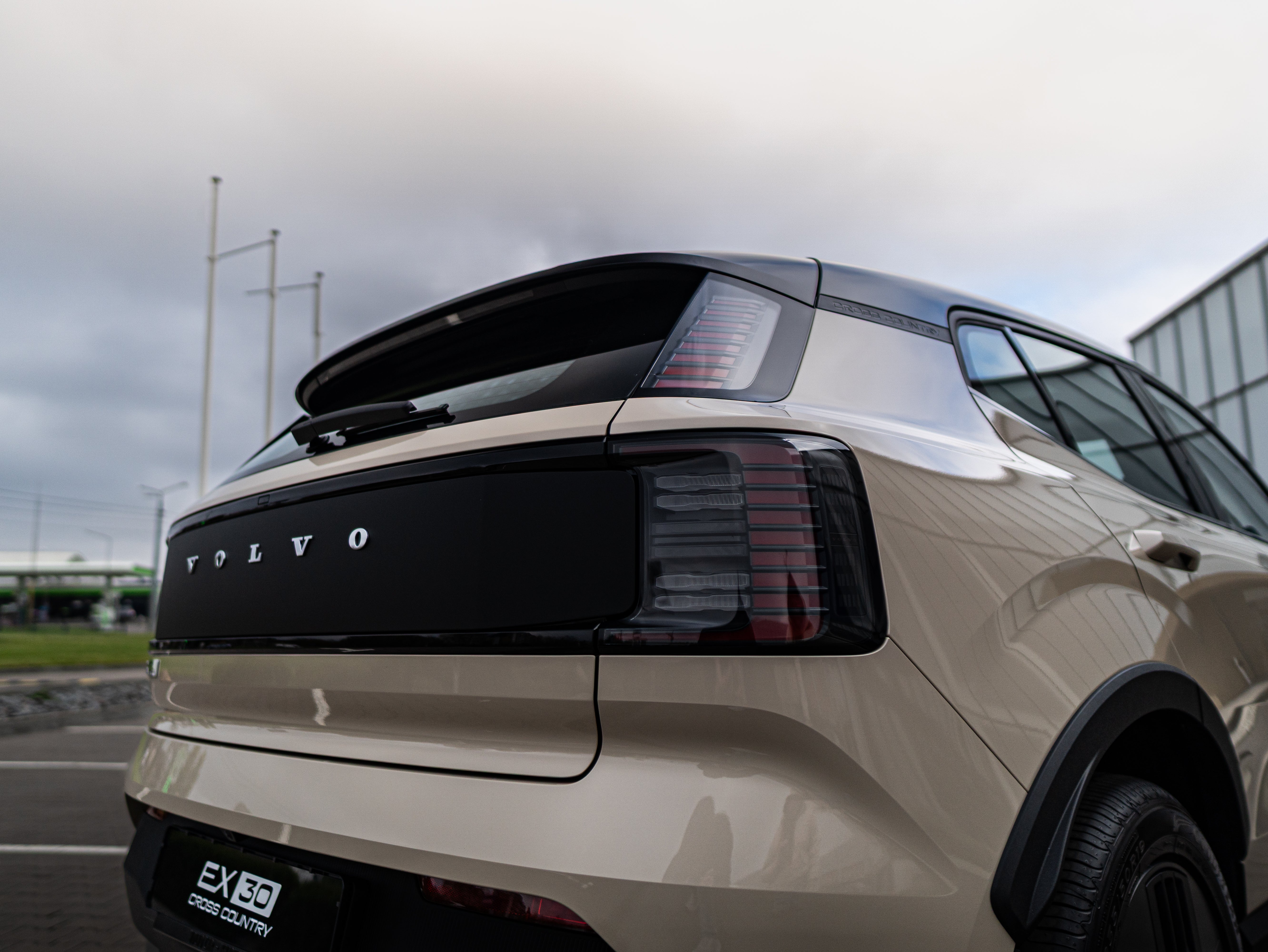 Volvo EX30 Cross Country Ultra - Sand Dune