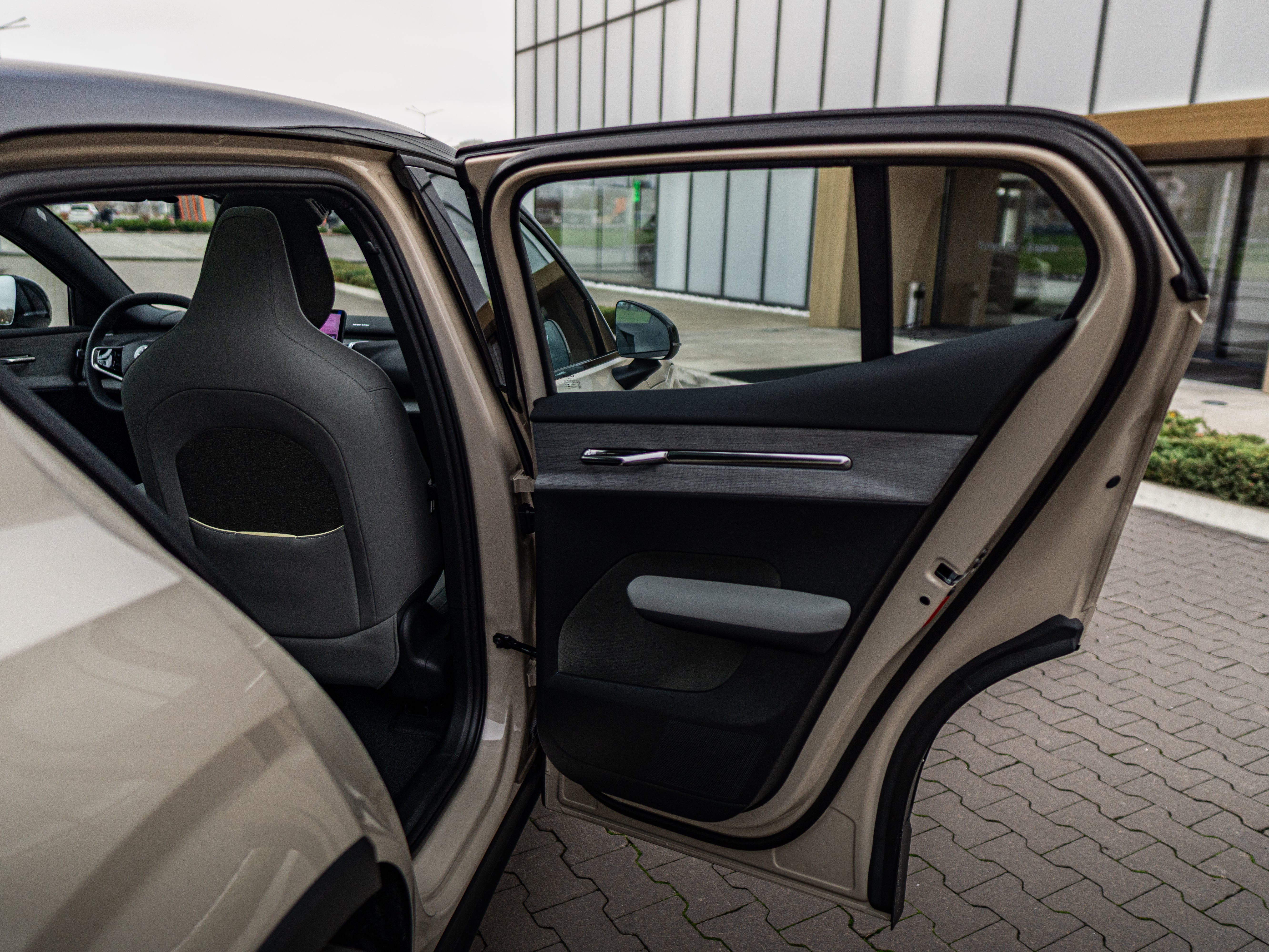 Volvo EX30 Cross Country Ultra - Sand Dune