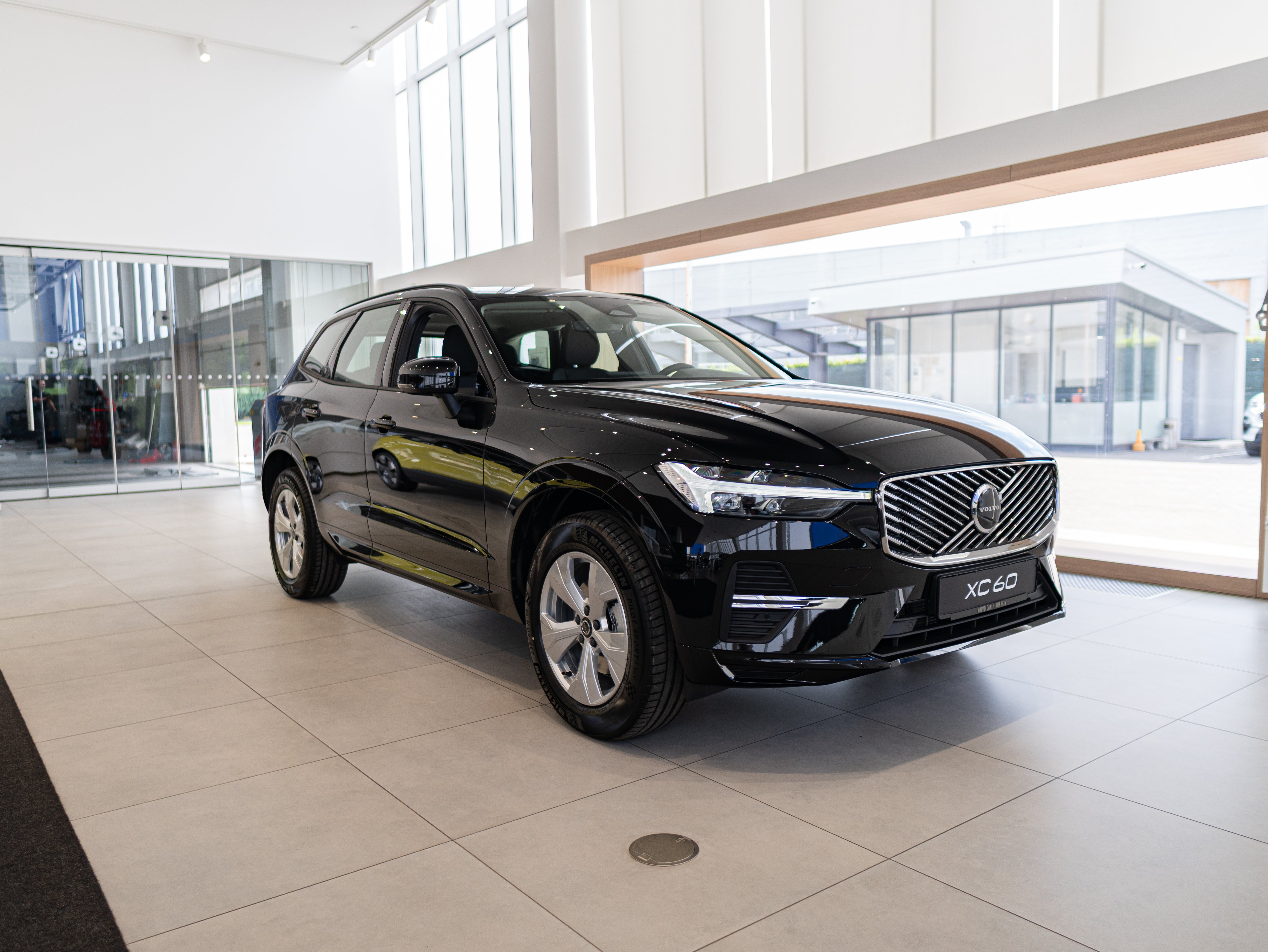 Volvo XC60 B5 Core Onyx Black - Charcoal/Vinyl5/Charcoal 2026