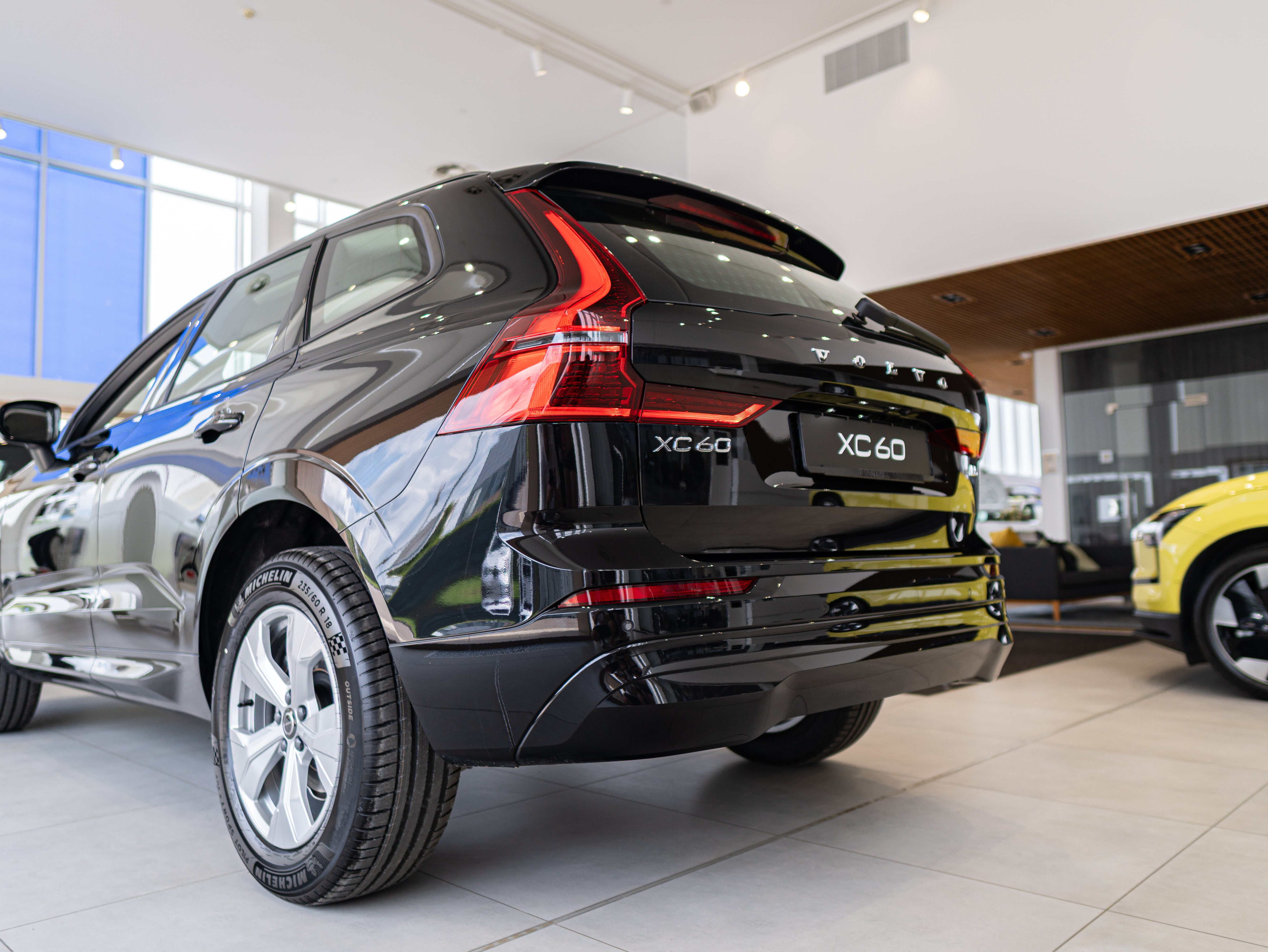 Volvo XC60 B5 Core Onyx Black - Charcoal/Vinyl5/Charcoal 2026
