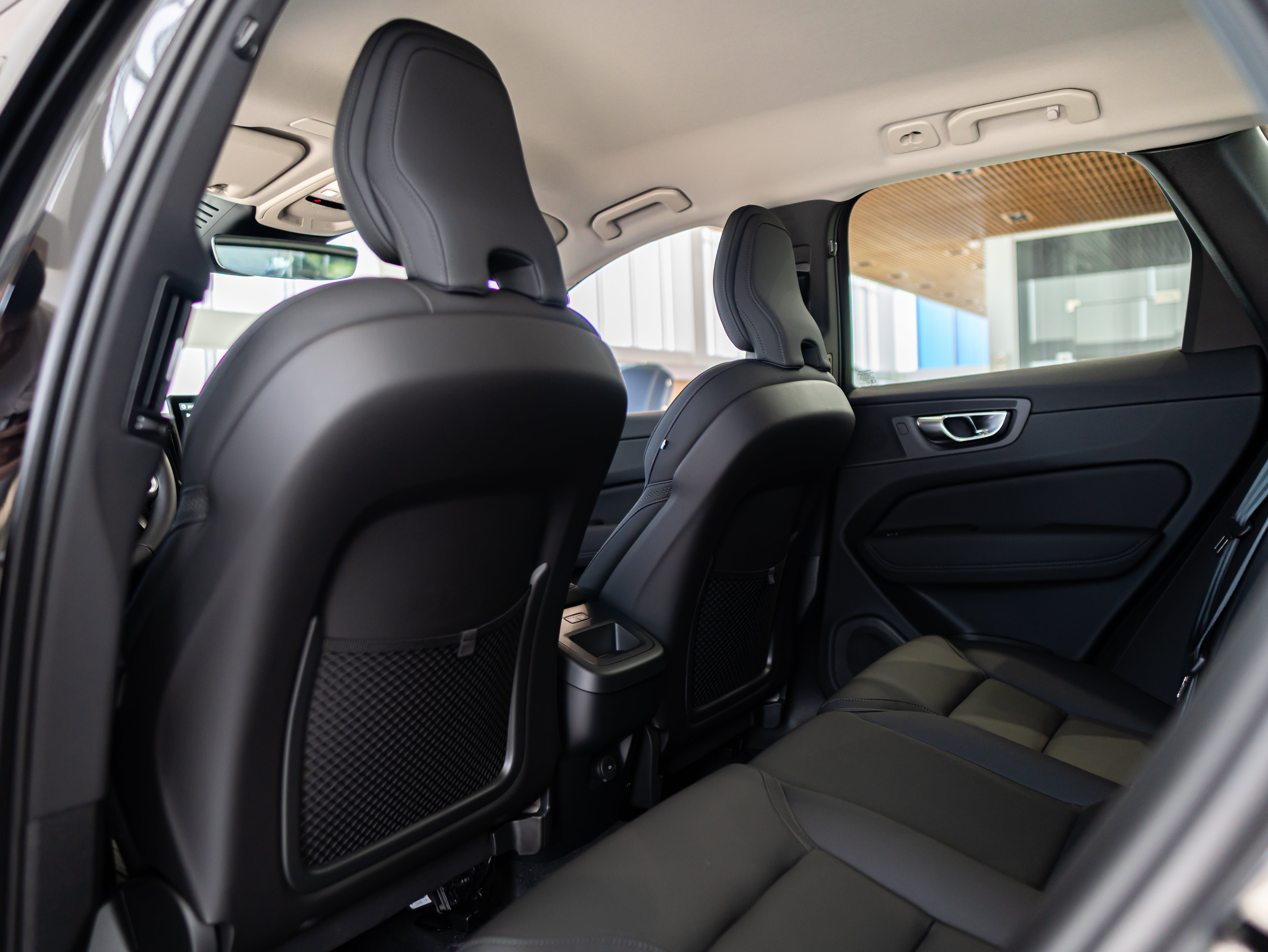 Volvo XC60 B5 Core Onyx Black - Charcoal/Vinyl5/Charcoal 2026