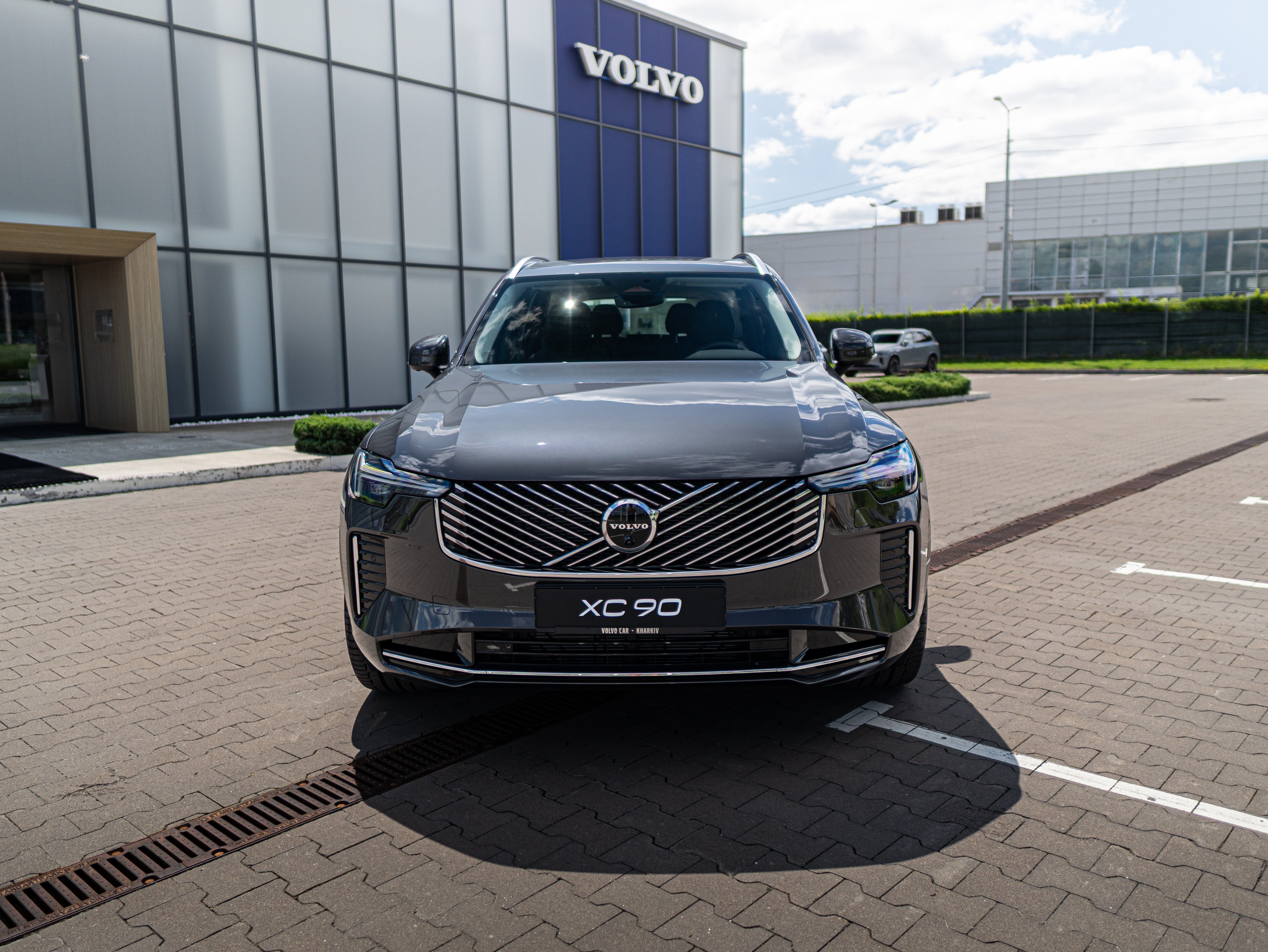 Volvo XC90 B5 Plus Bright Platinum Grey - Charcoal/Leac/Cardamom 2026