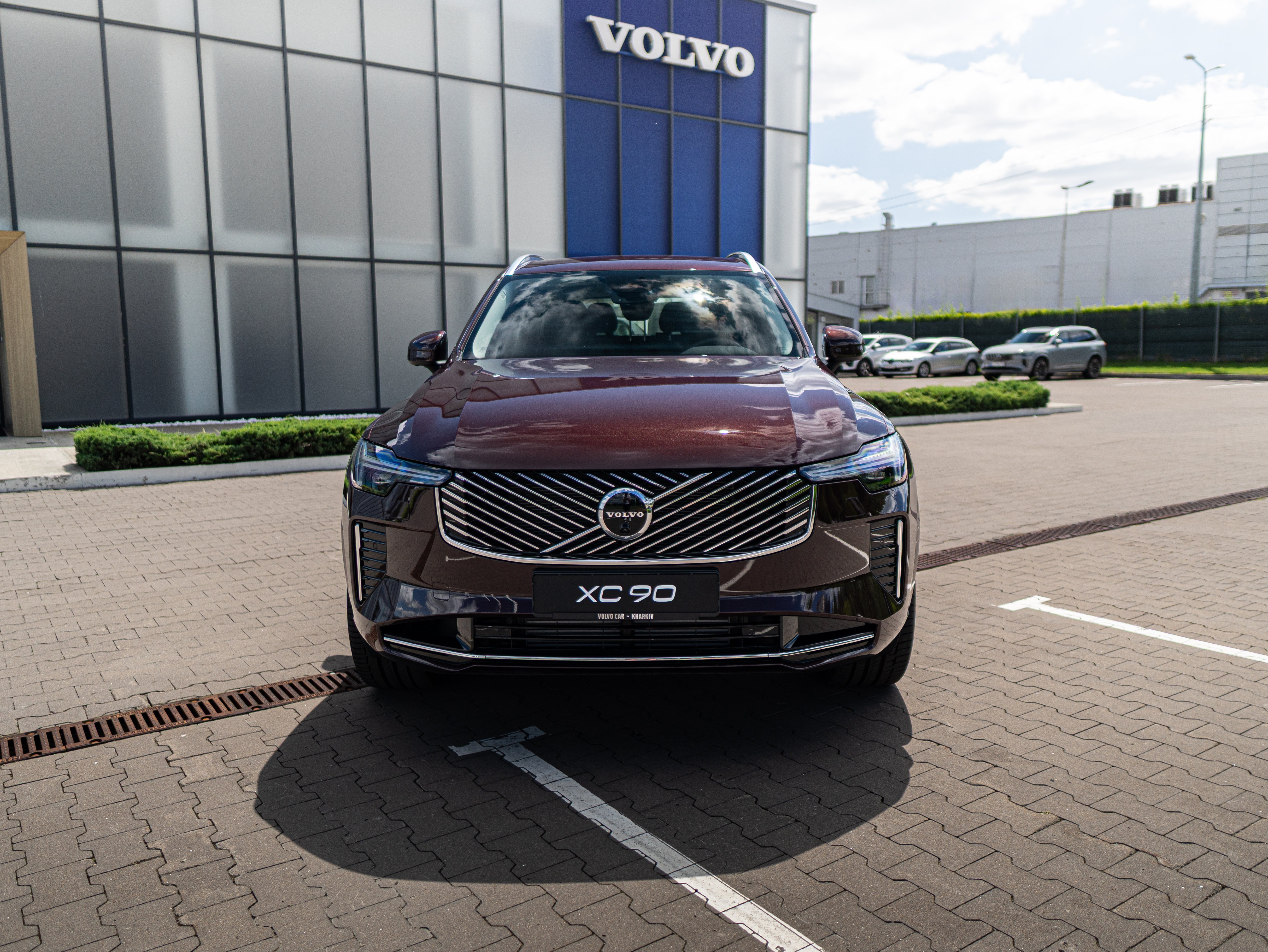 Volvo XC90 B5 Plus Bright Mulberry - Charcoal/Leac/Cardamom 2026