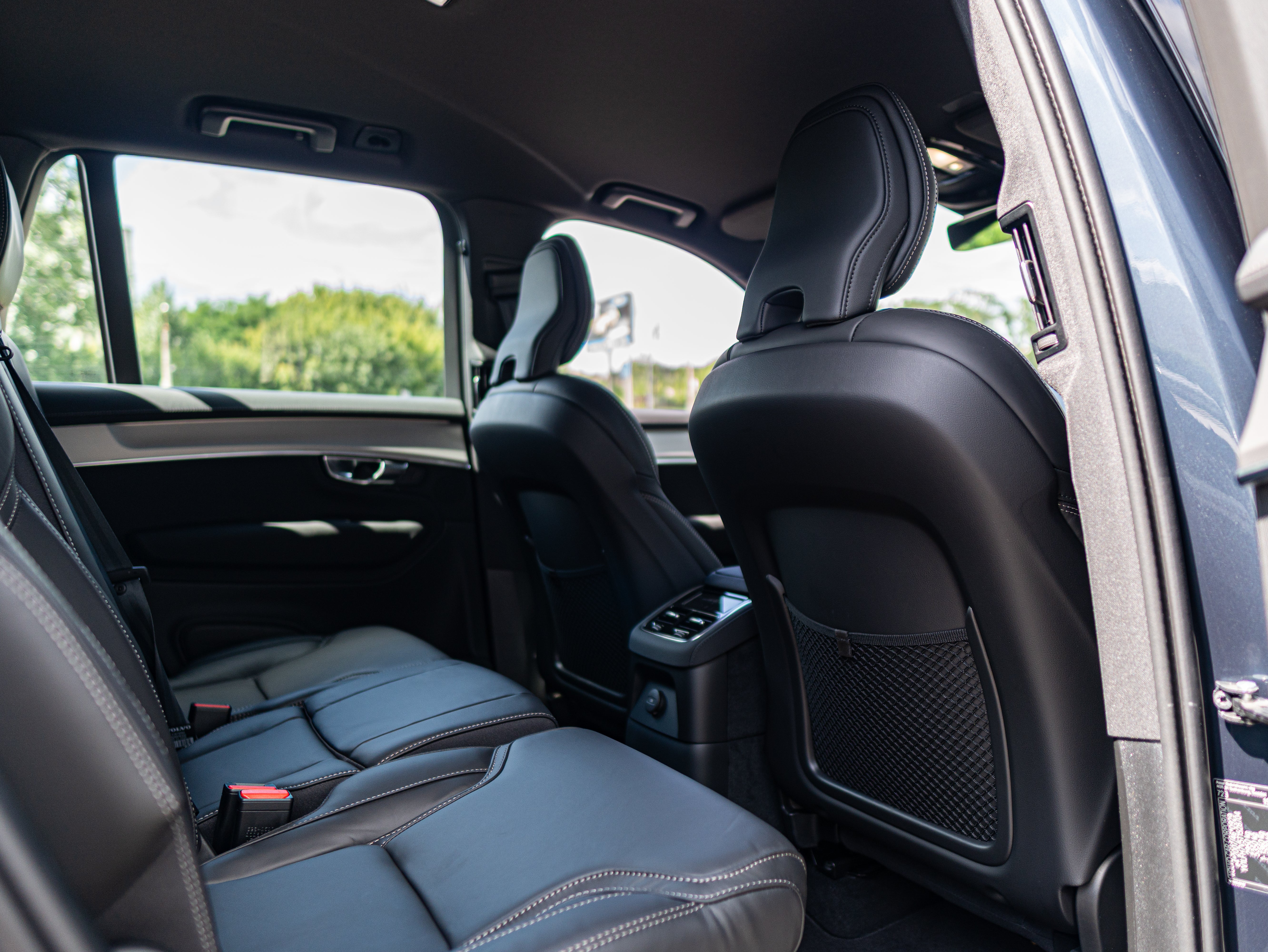Volvo XC90 T8 Plus Black Edition Denim Blue - Charcoal/Leac/Cardamom 2026
