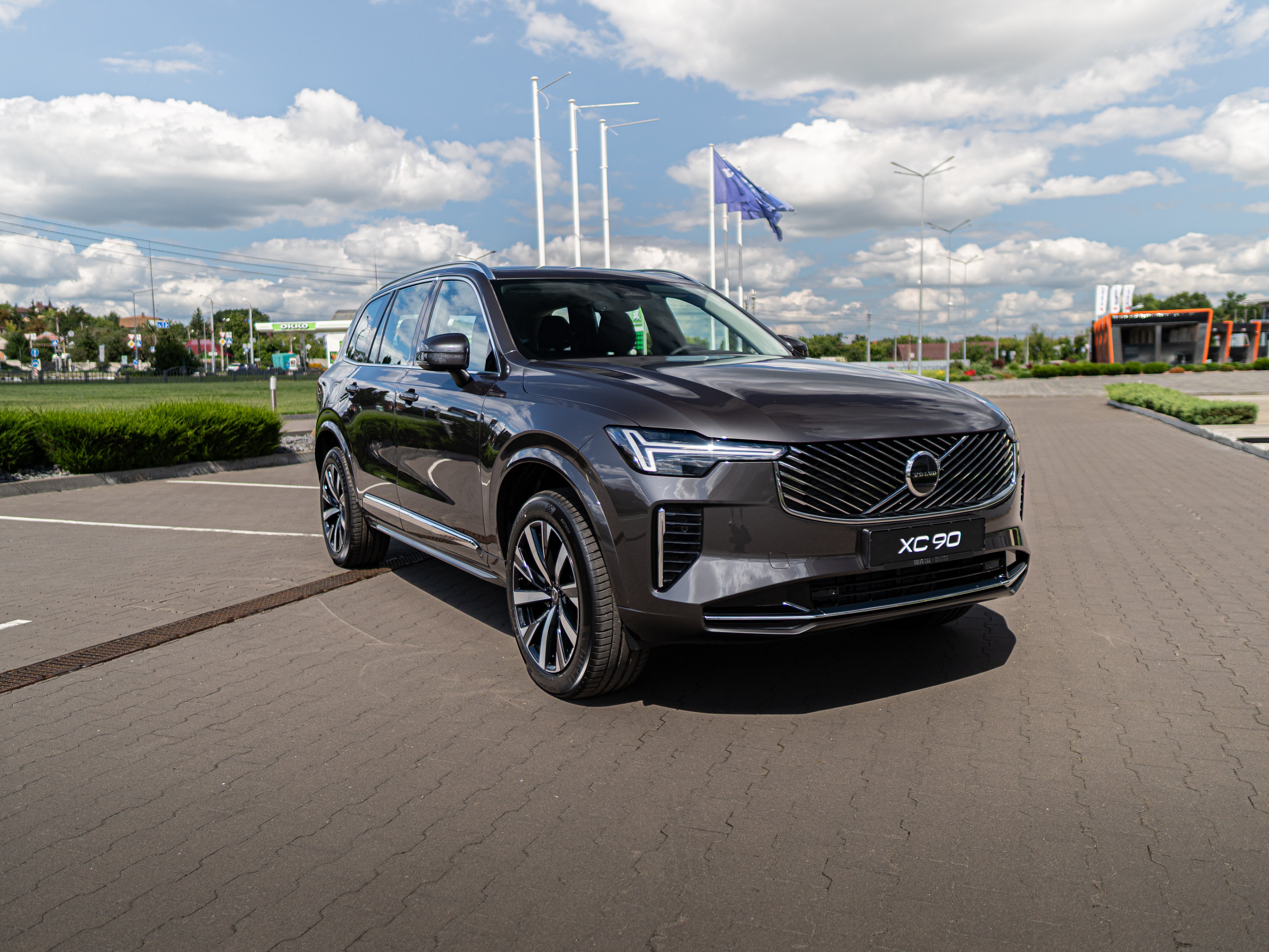 Volvo XC90 B5 Core Platinum Grey - Charcoal/Vinyl5/Charcoal 2026