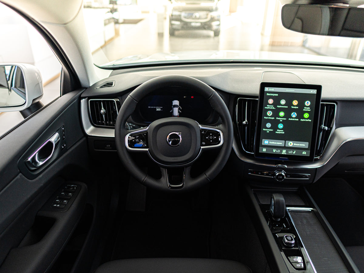 Volvo XC60 B5 Core Crystal White - Charcoal/Vinyl5/Charcoal 2026
