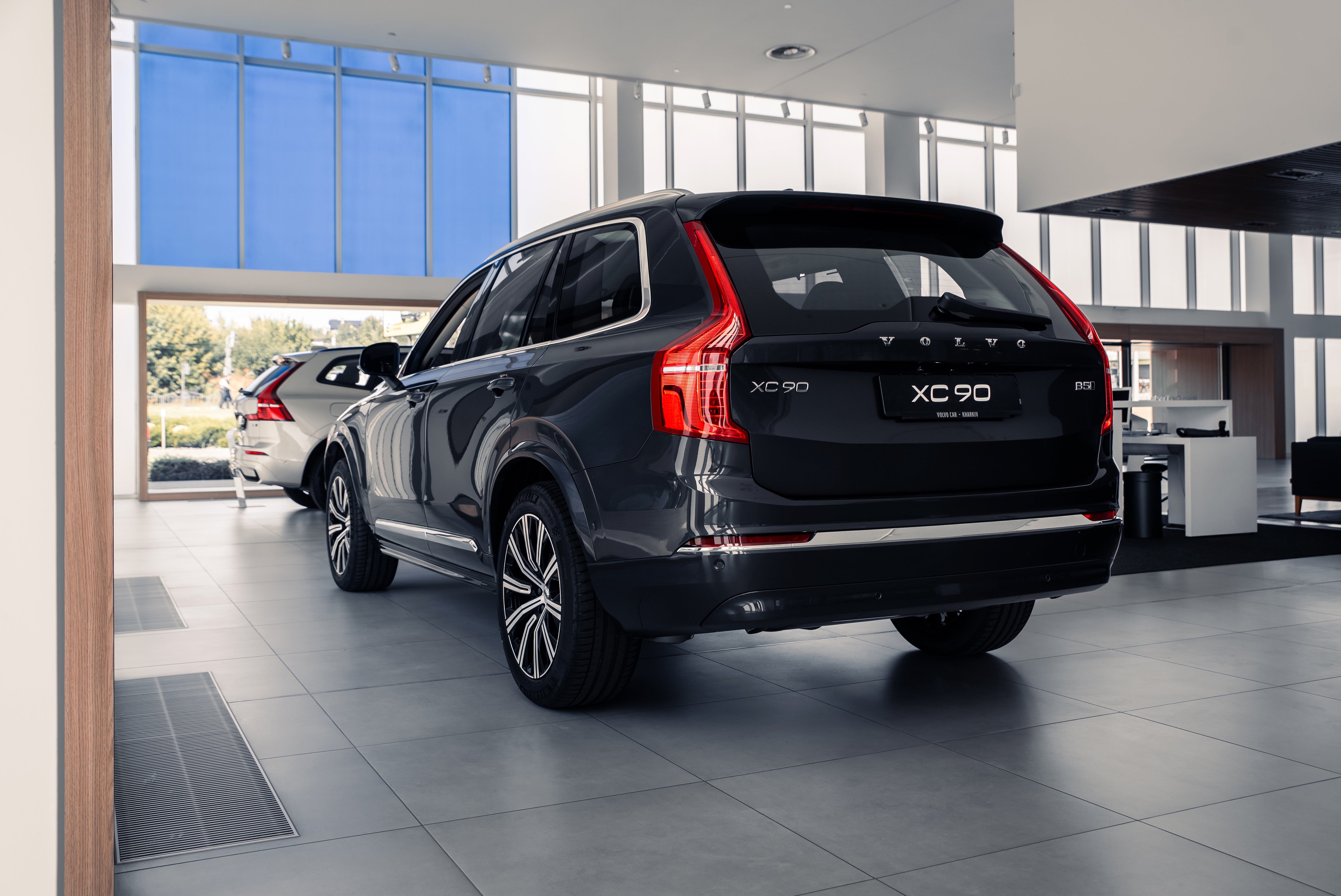 Volvo XC90 B5 Ultra Bright Onyx Black 2024