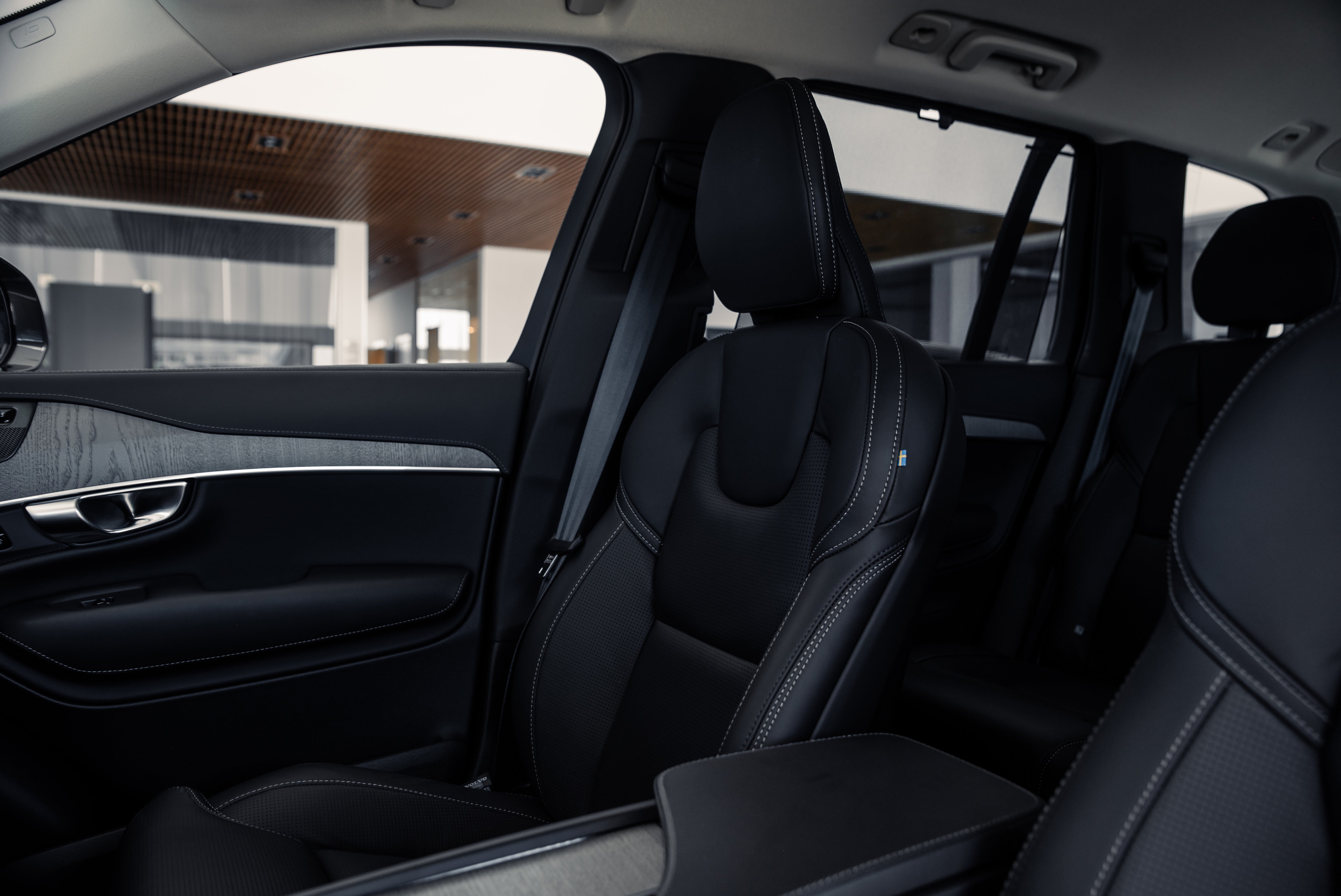 Volvo XC90 B5 Ultra Bright Onyx Black 2024