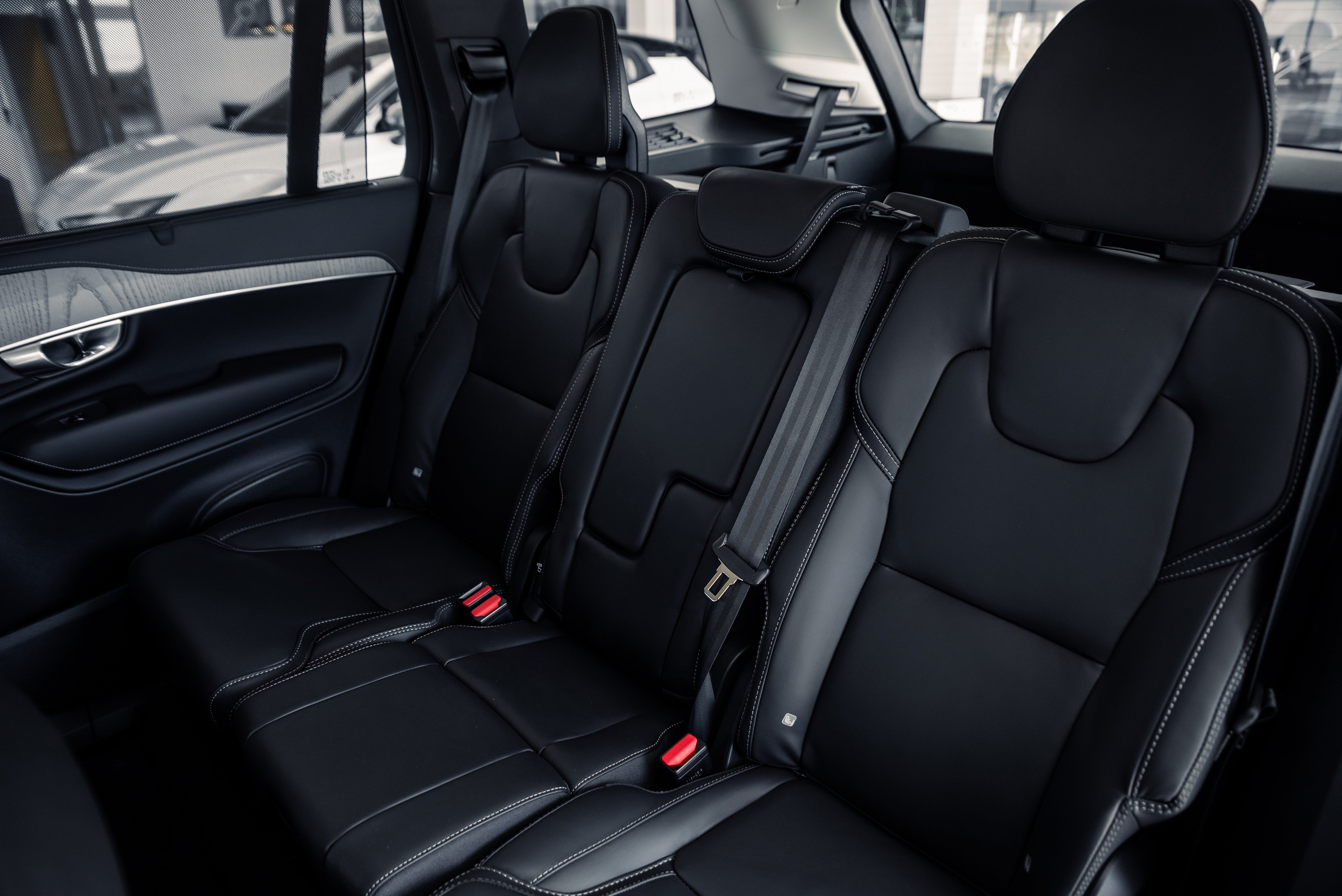 Volvo XC90 B5 Ultra Bright Onyx Black 2024