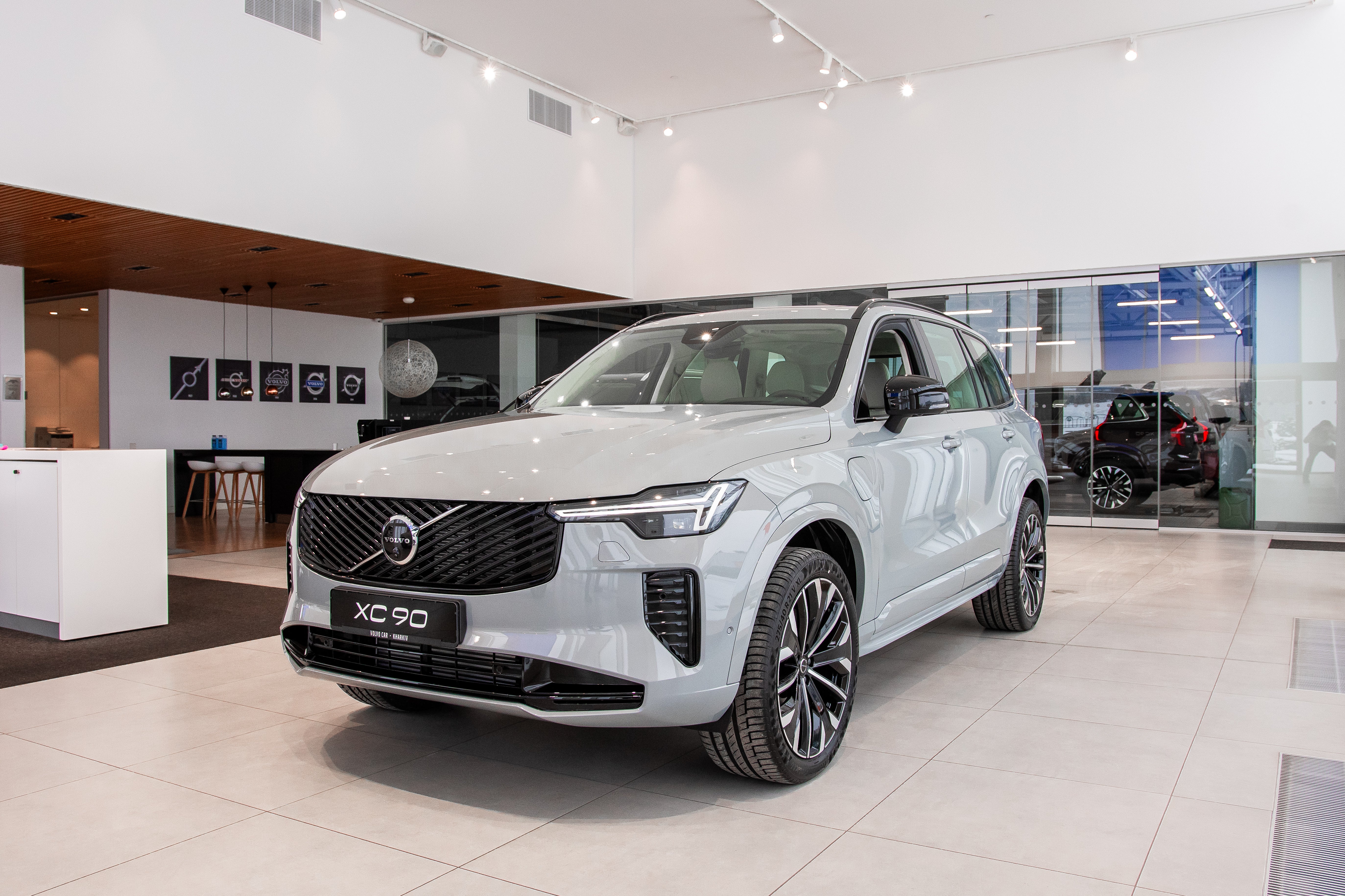 Volvo XC90 2025 T8 Ultra Vapour Grey