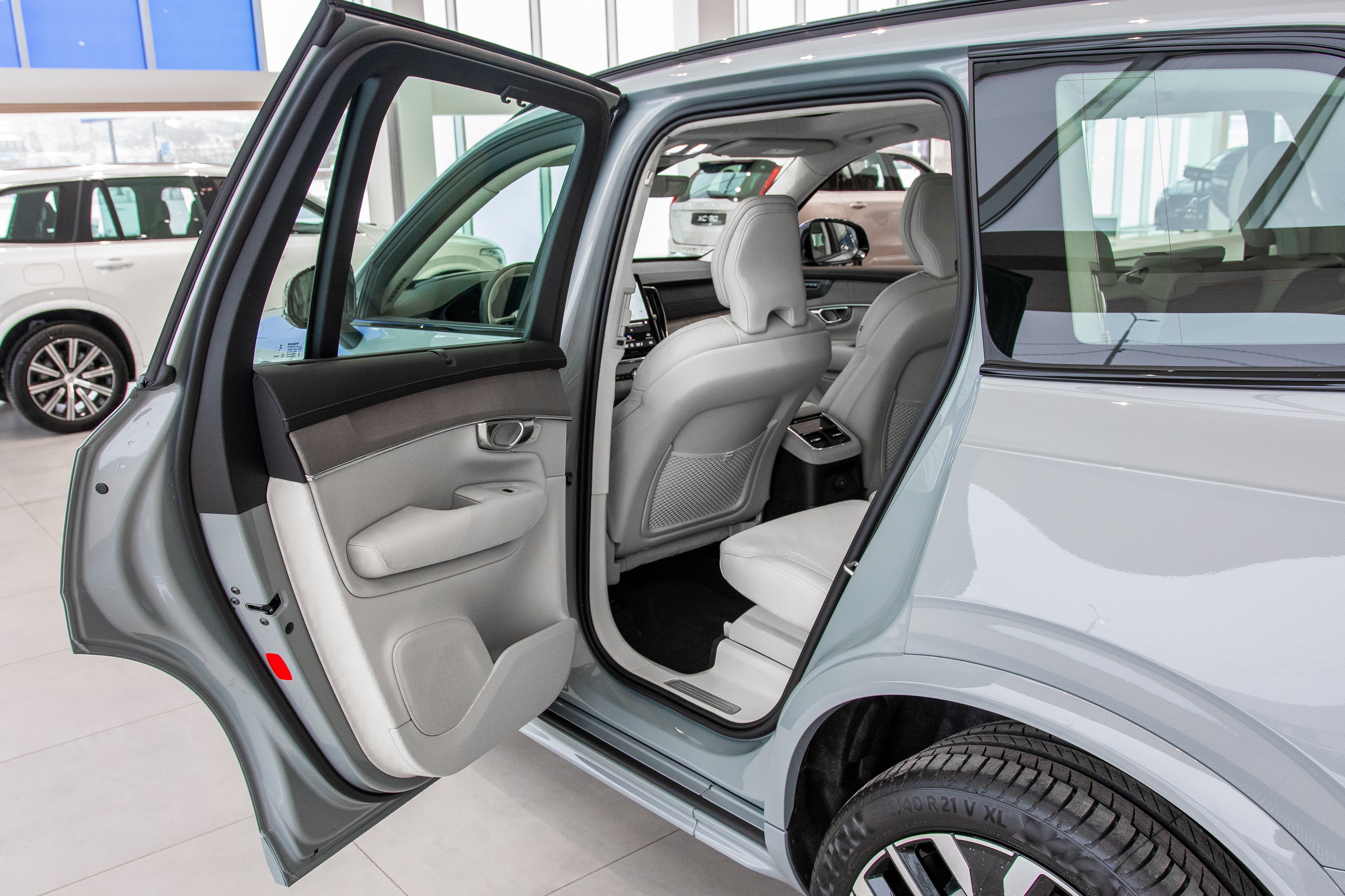 Volvo XC90 2025 T8 Ultra Vapour Grey