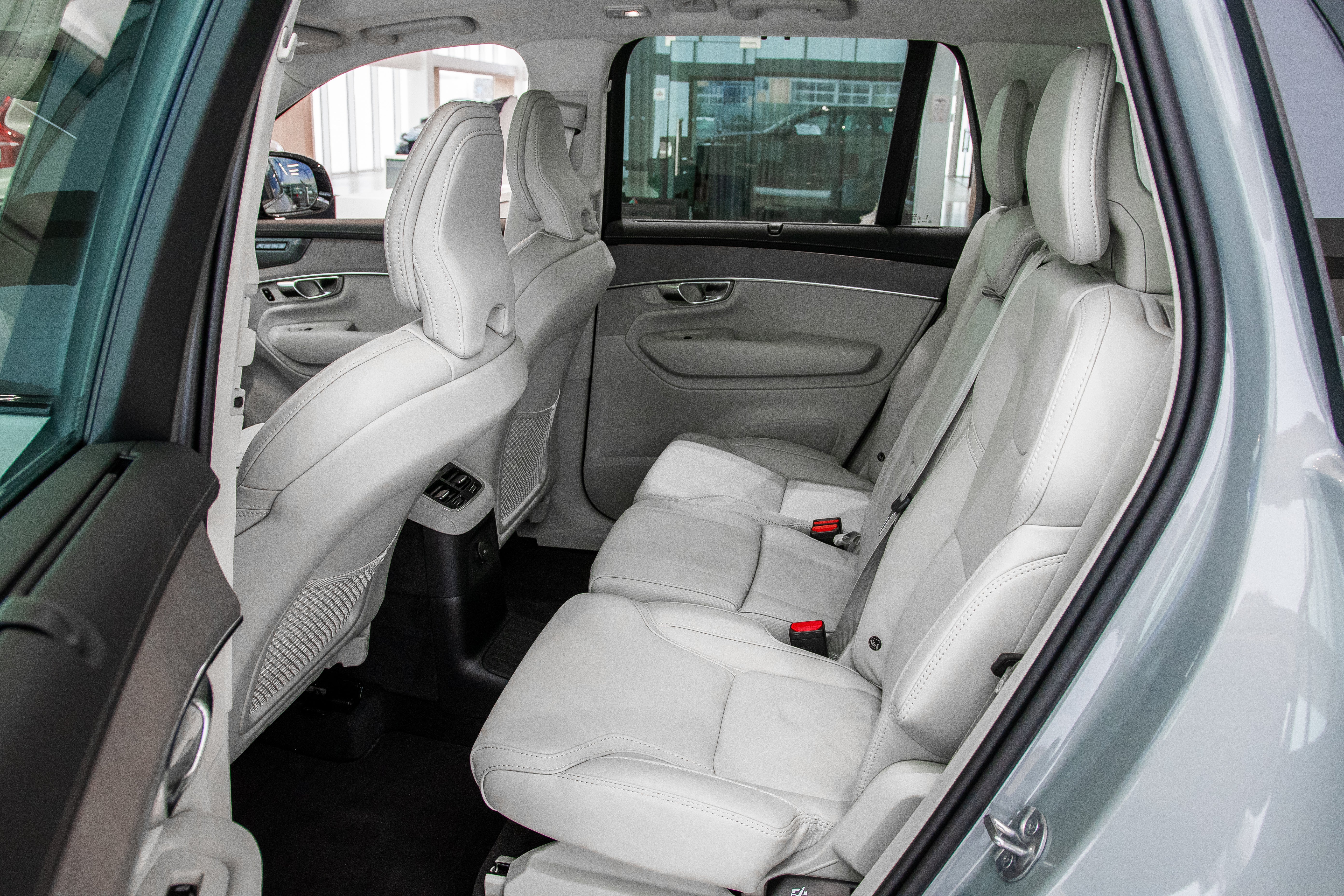 Volvo XC90 2025 T8 Ultra Vapour Grey