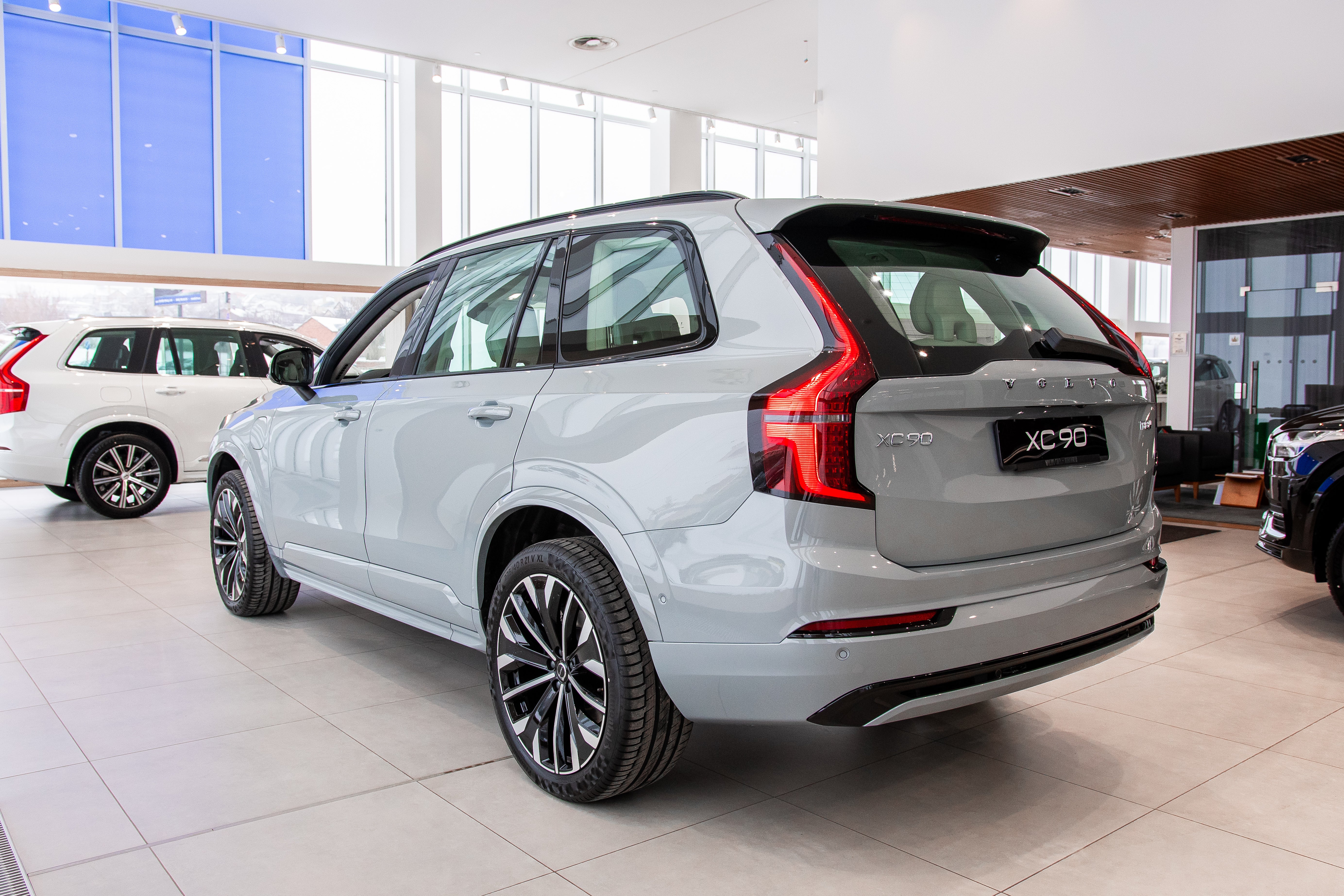 Volvo XC90 2025 T8 Ultra Vapour Grey