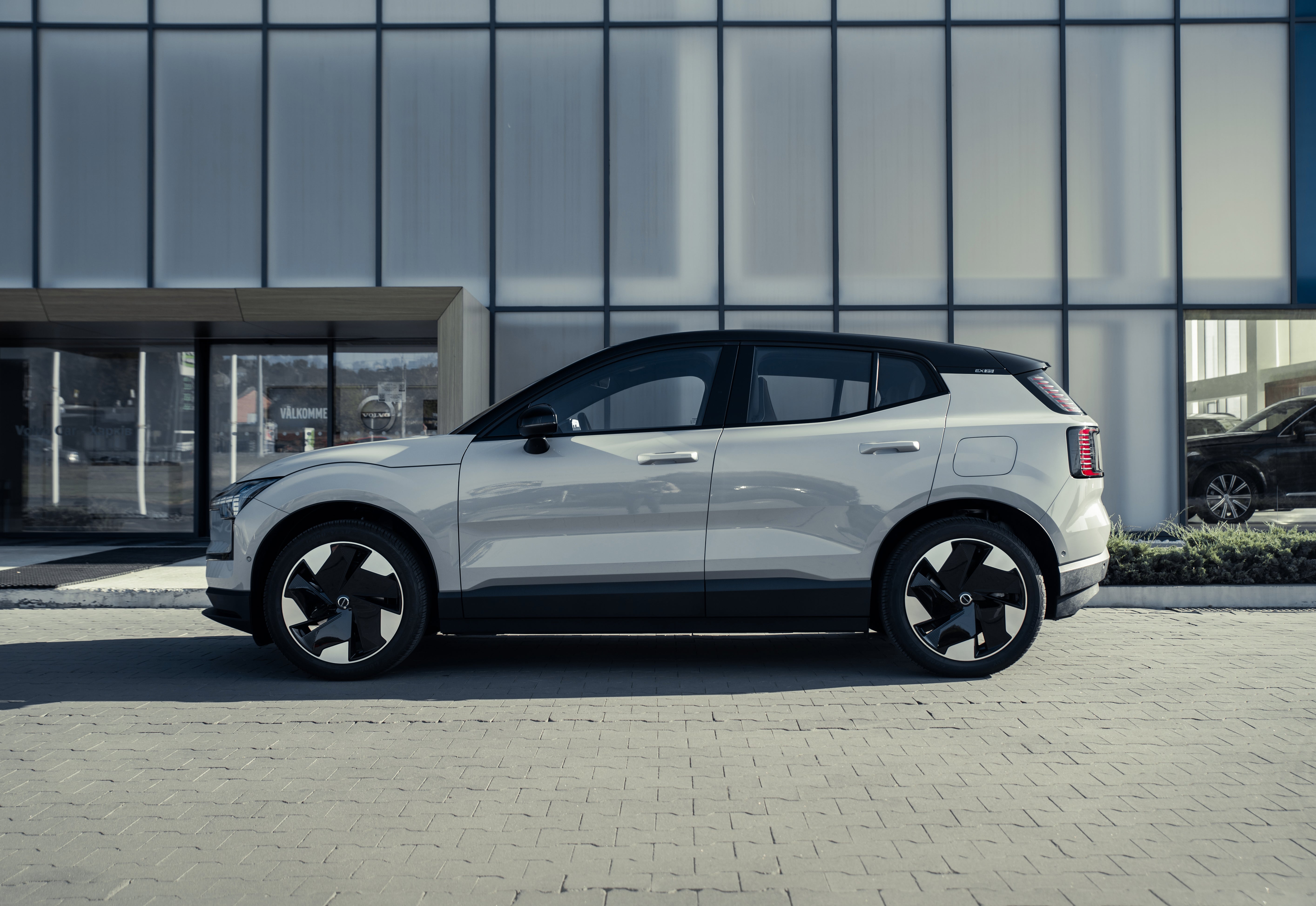 Volvo EX30 Ultra Cloud Blue
