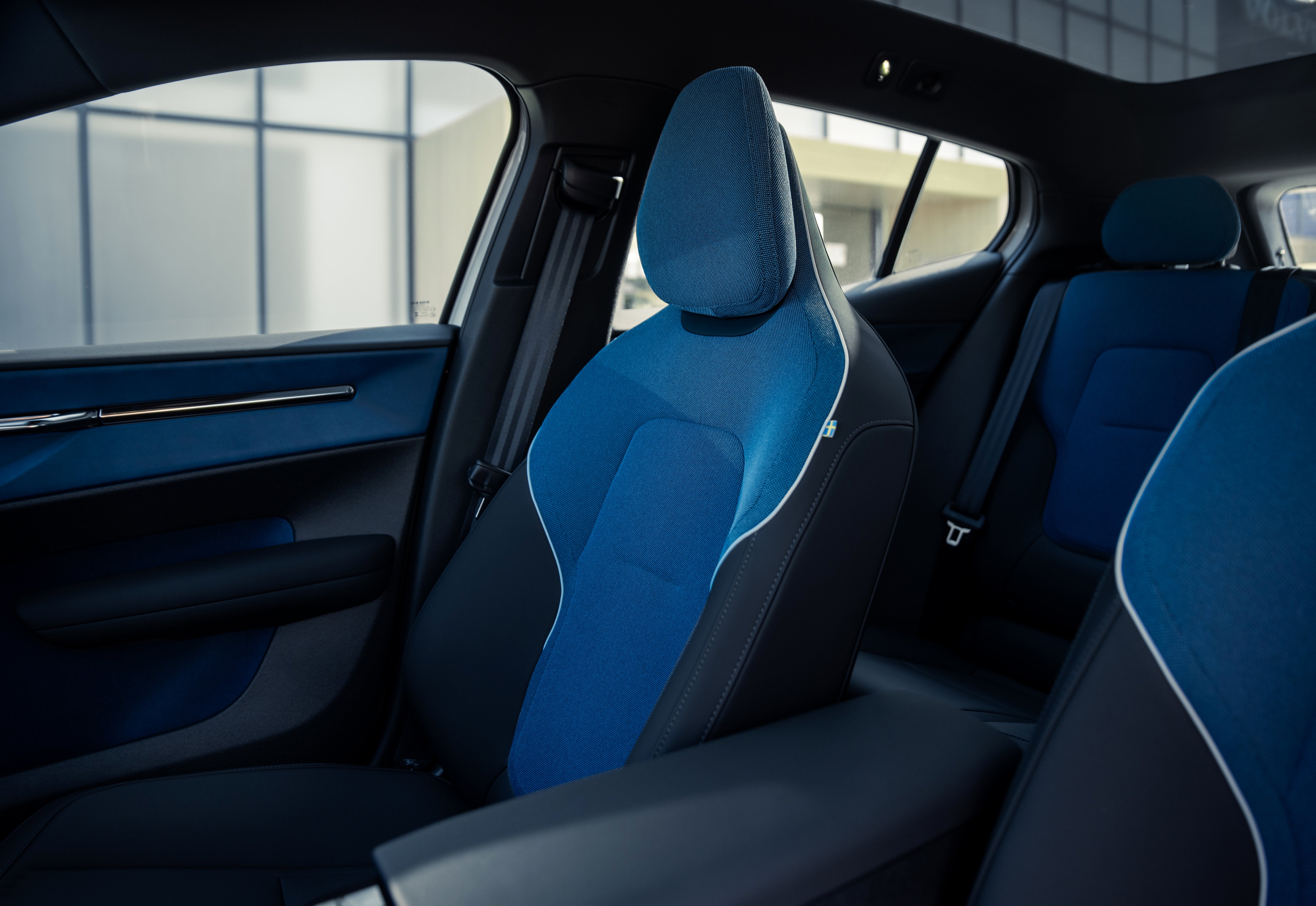 Volvo EX30 Ultra Cloud Blue