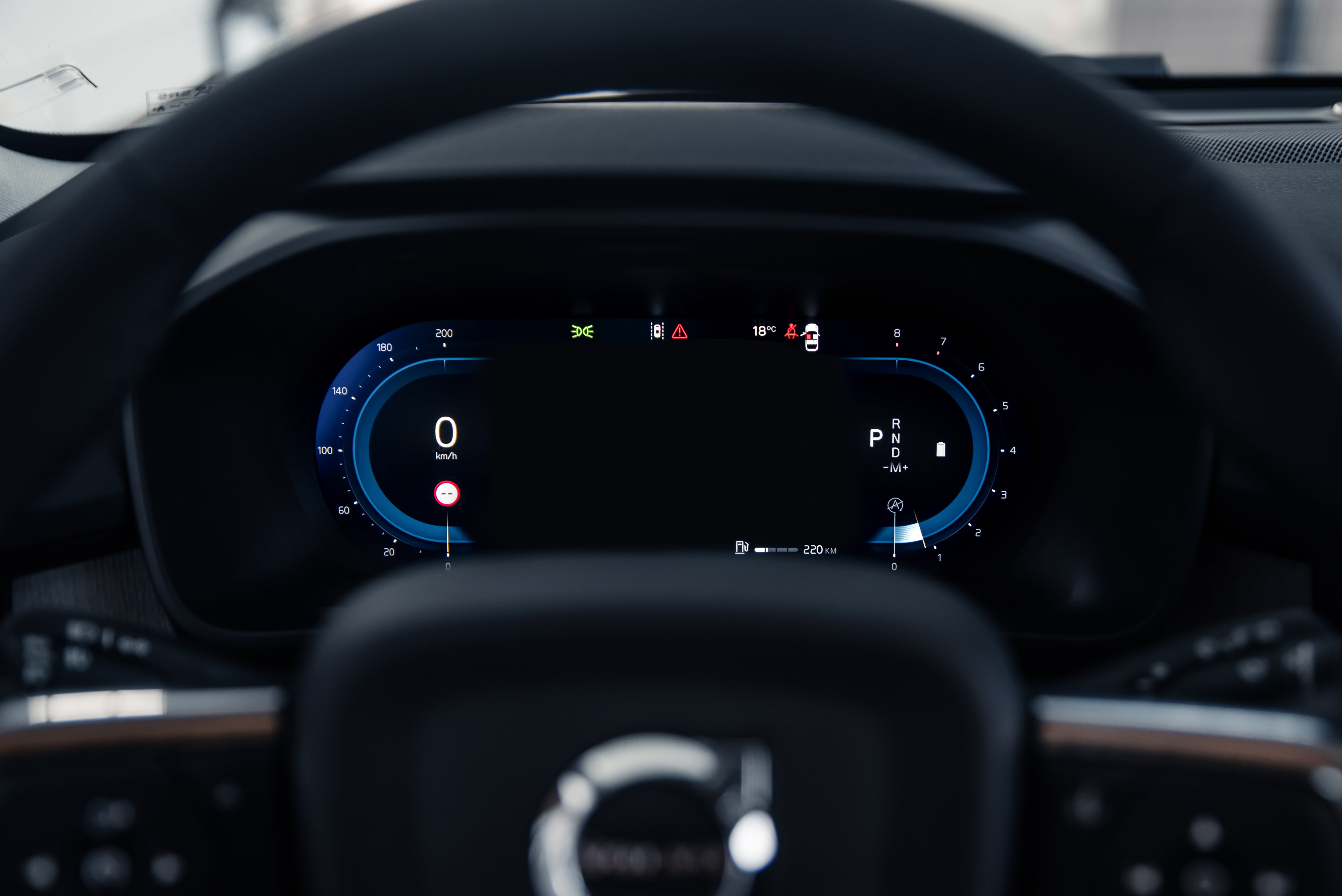 Volvo XC40 B4 Ultra Dark Fjord Blue 2025