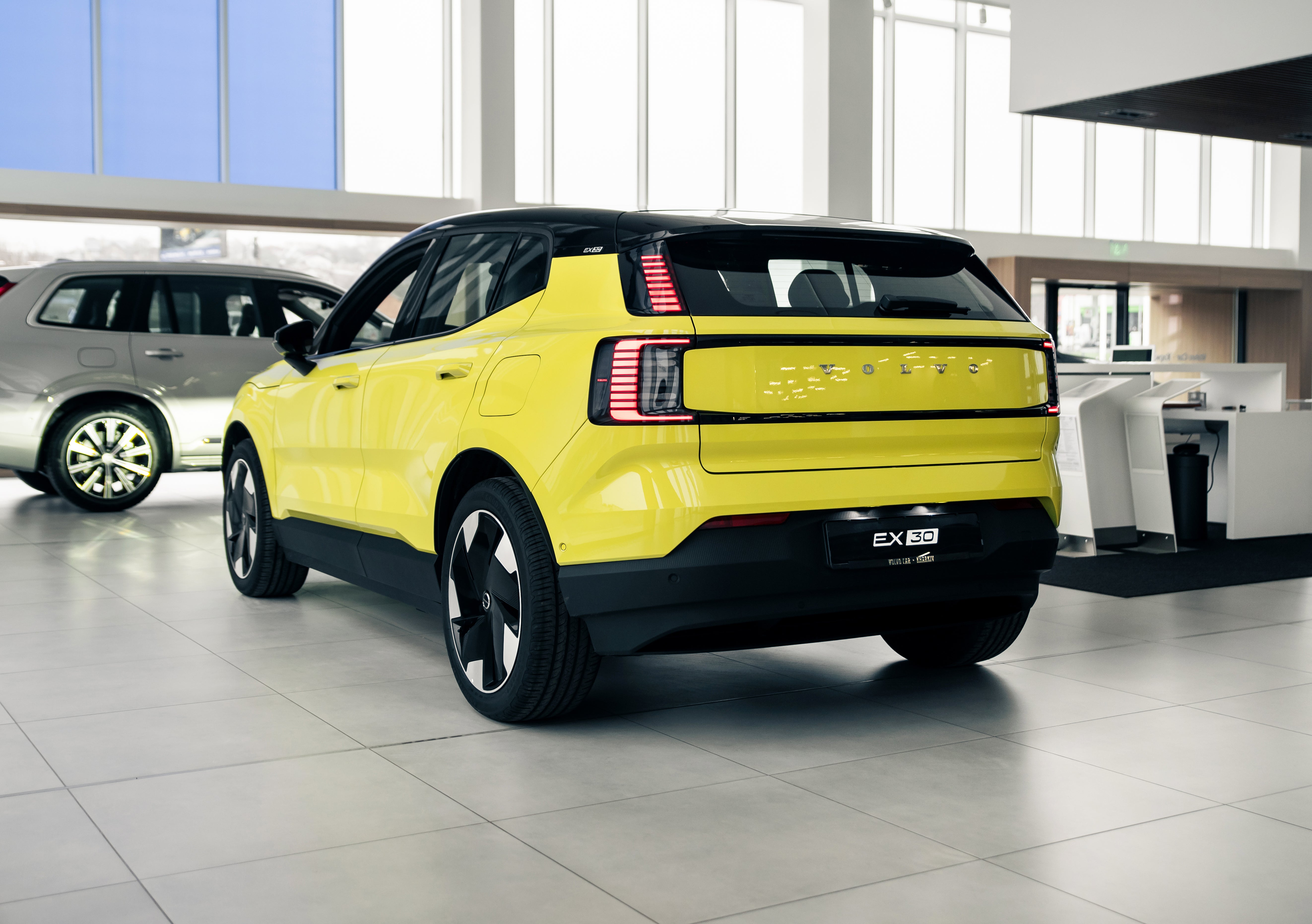 Volvo EX30 Ultra Twin Moss Yellow 2024