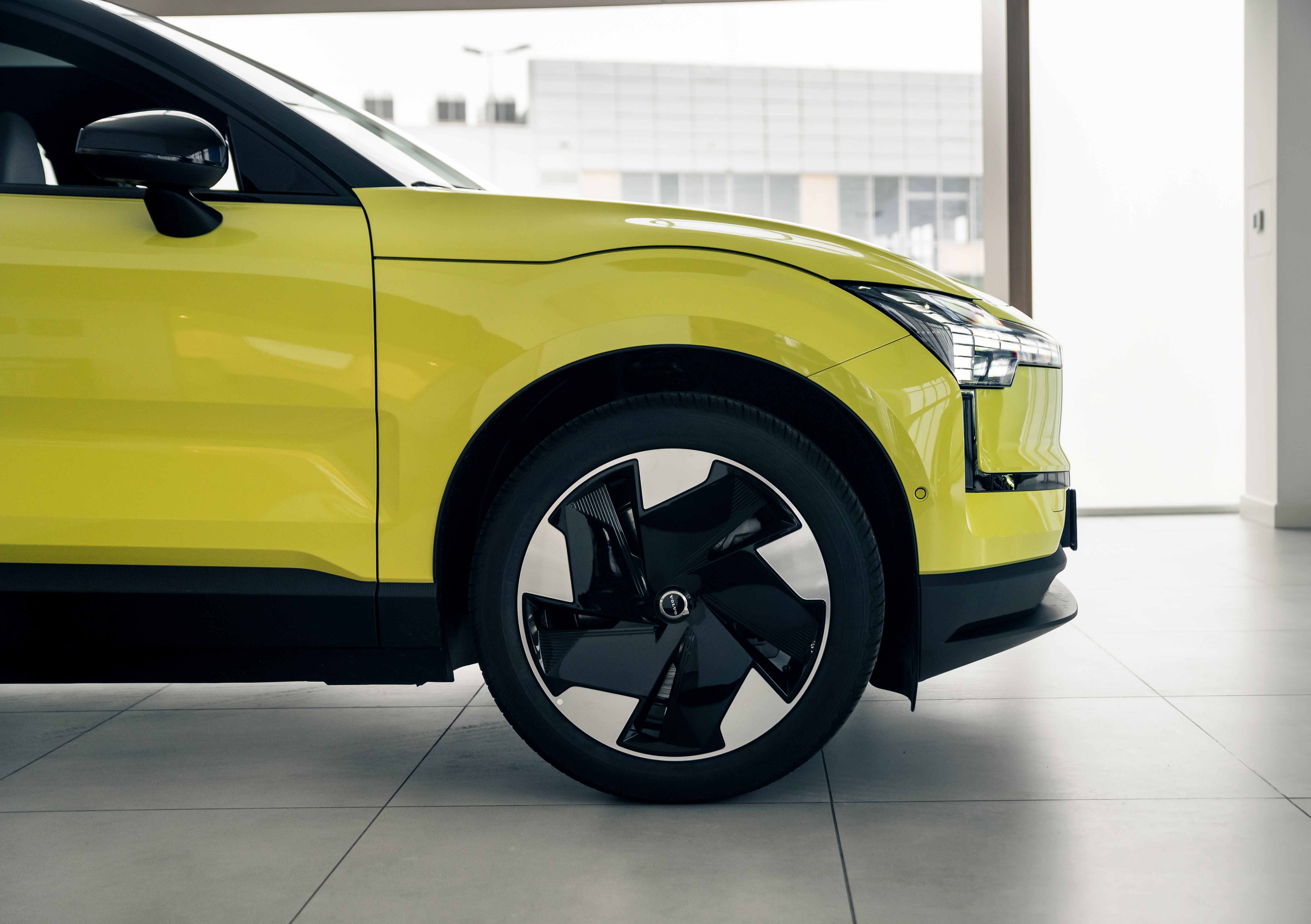 Volvo EX30 Ultra Twin Moss Yellow 2024