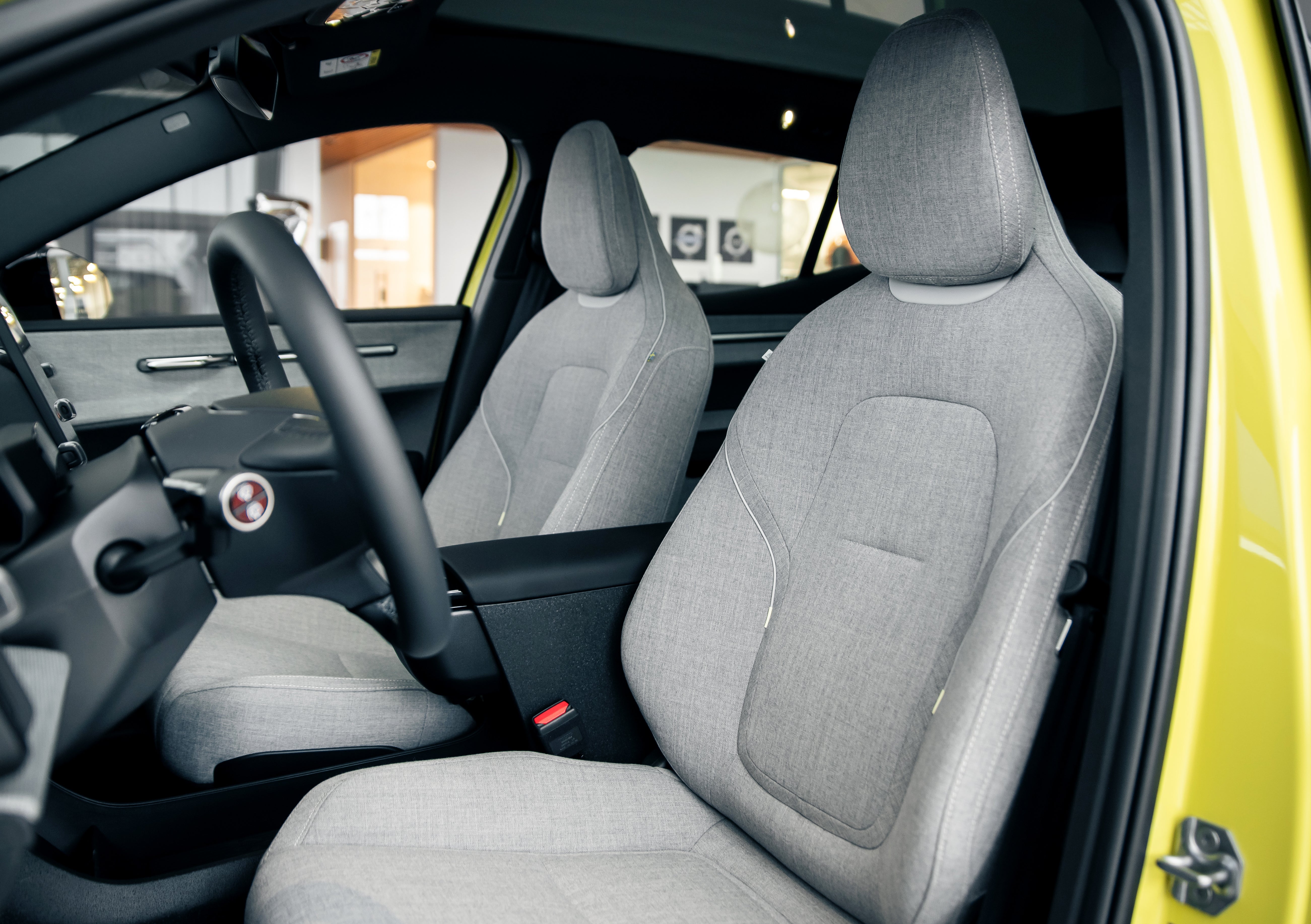 Volvo EX30 Ultra Twin Moss Yellow 2024