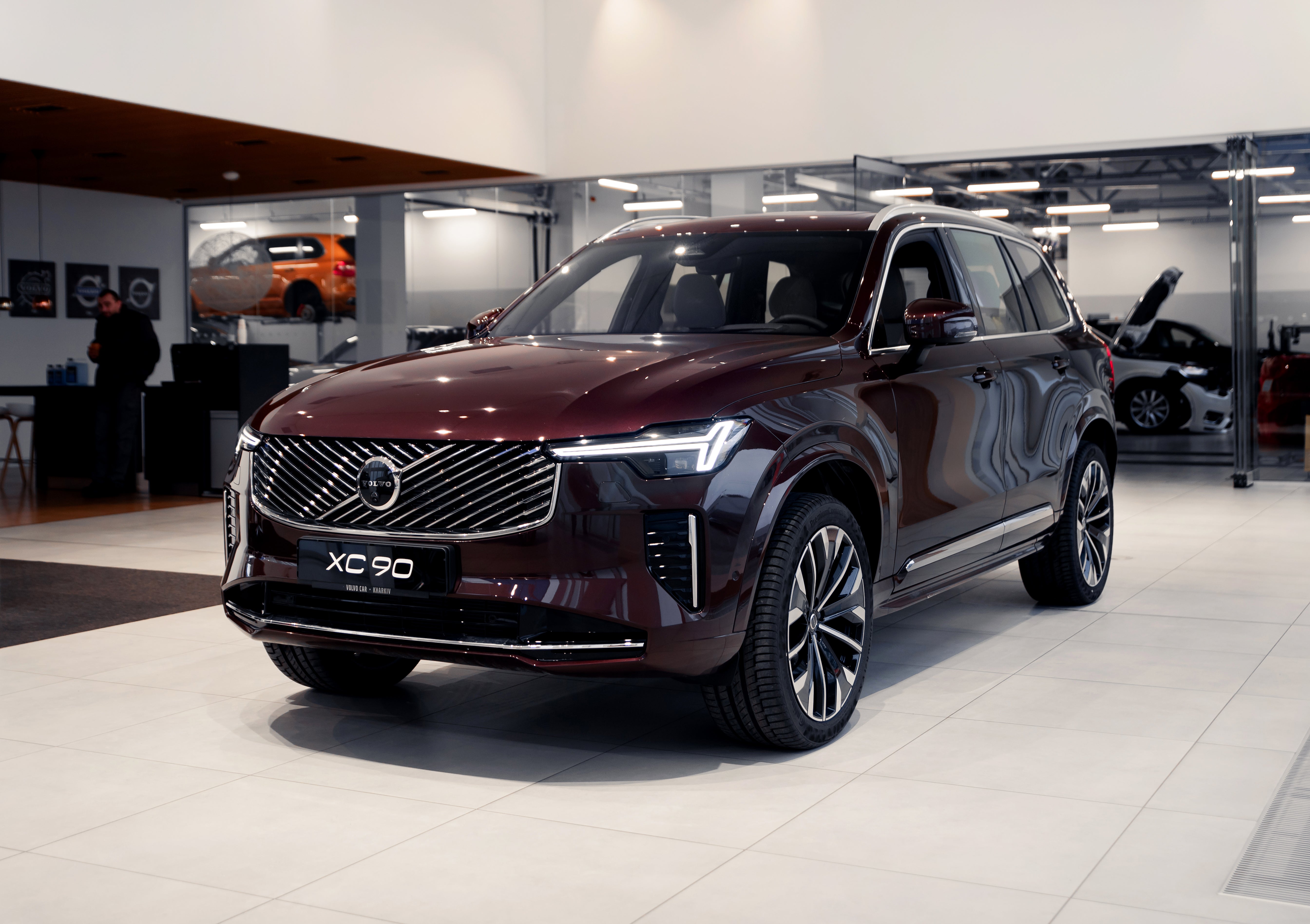Volvo XC90 B5 Plus Bright Mulberry