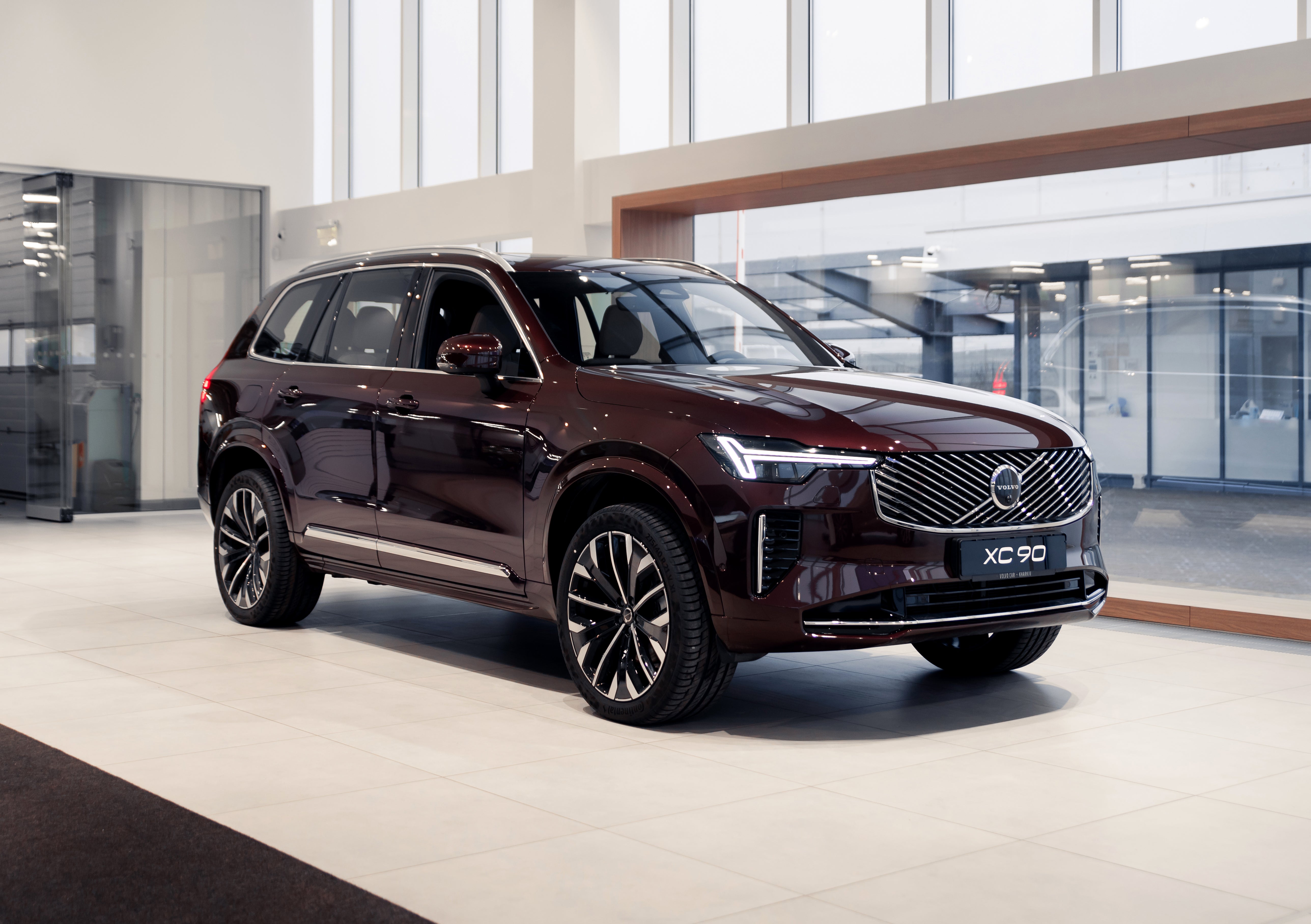 Volvo XC90 B5 Plus Bright Mulberry