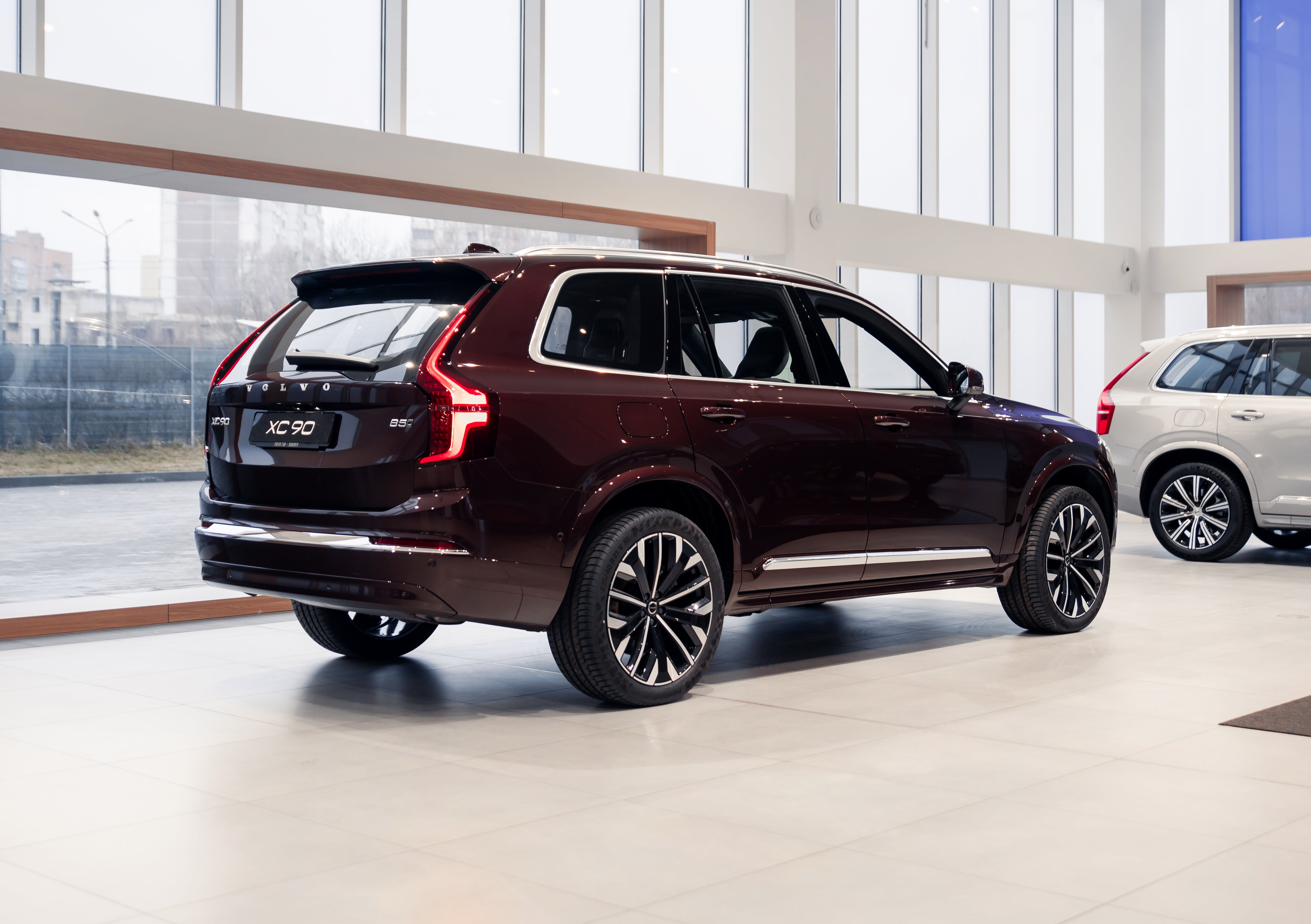 Volvo XC90 B5 Plus Bright Mulberry