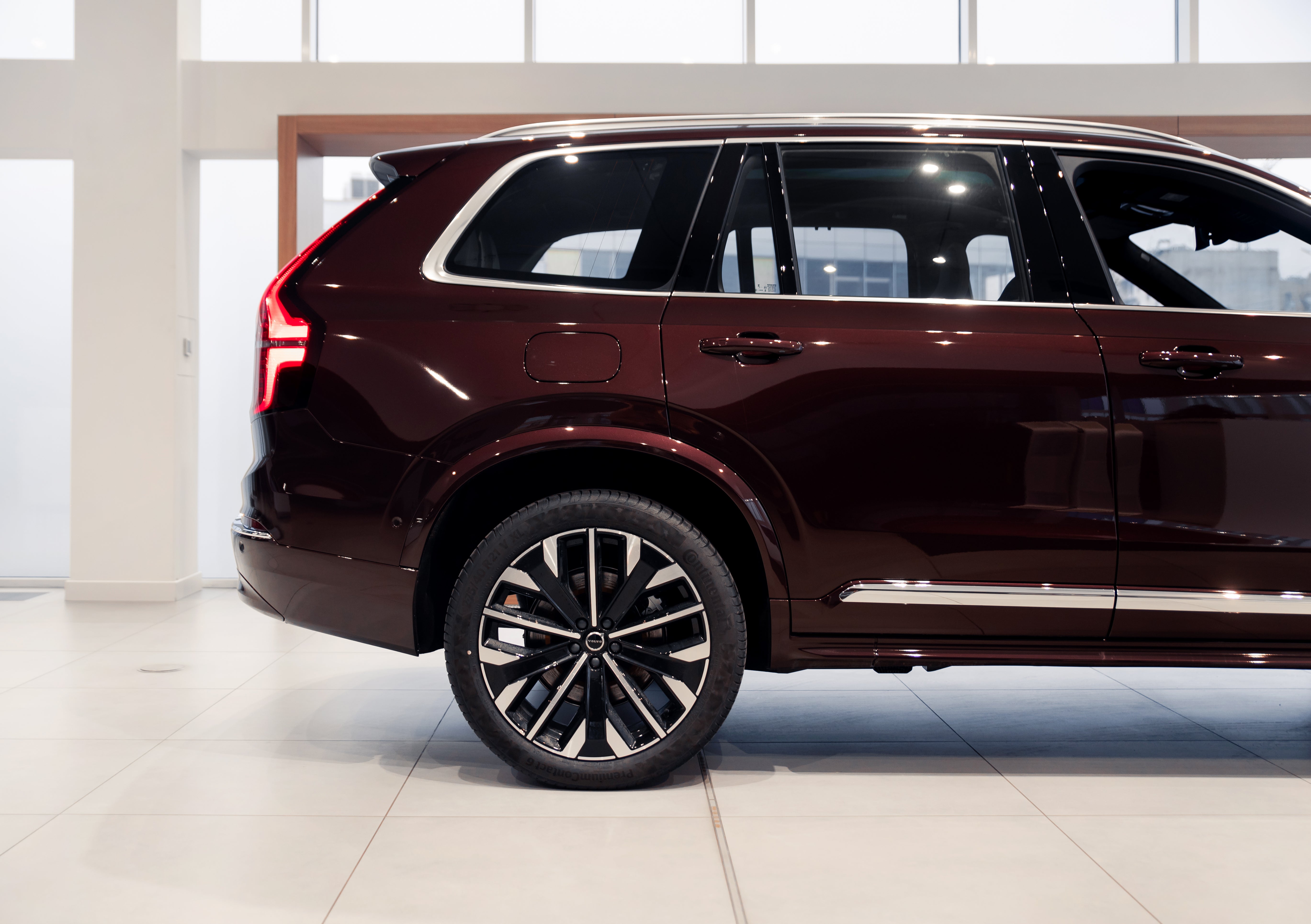 Volvo XC90 B5 Plus Bright Mulberry