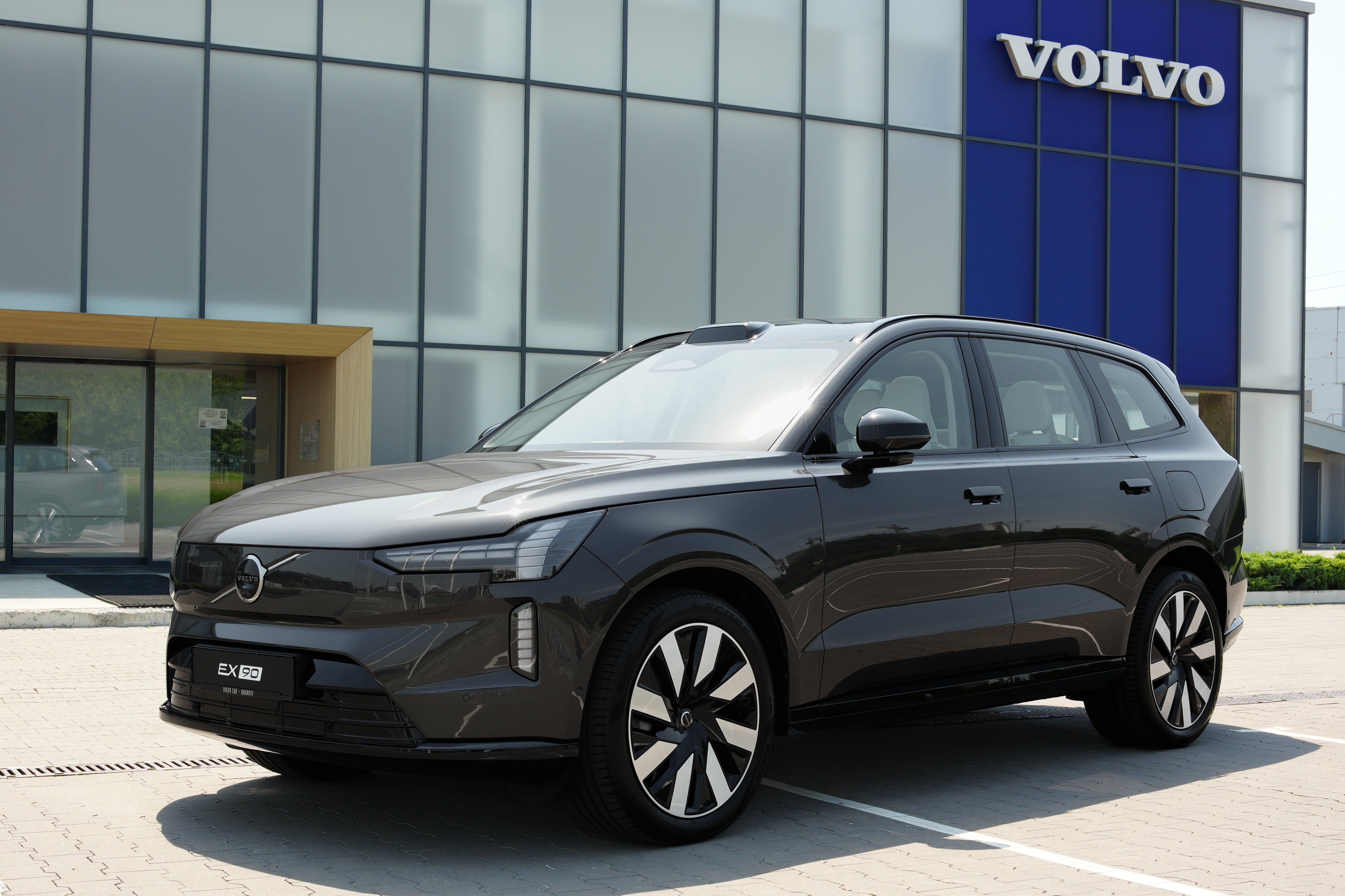 Volvo EX90 Ultra Platinum Grey 2025