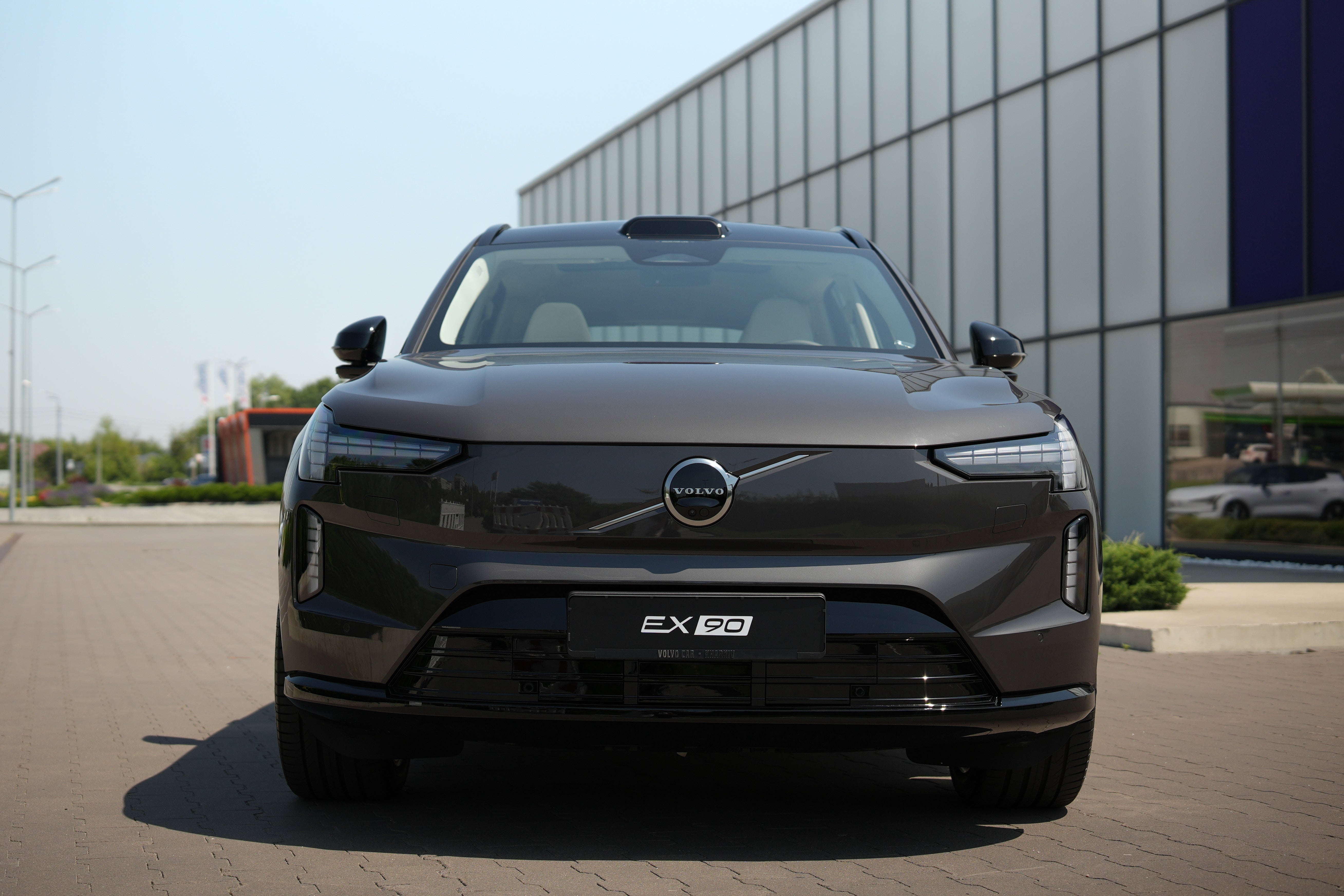 Volvo EX90 Ultra Platinum Grey 2025