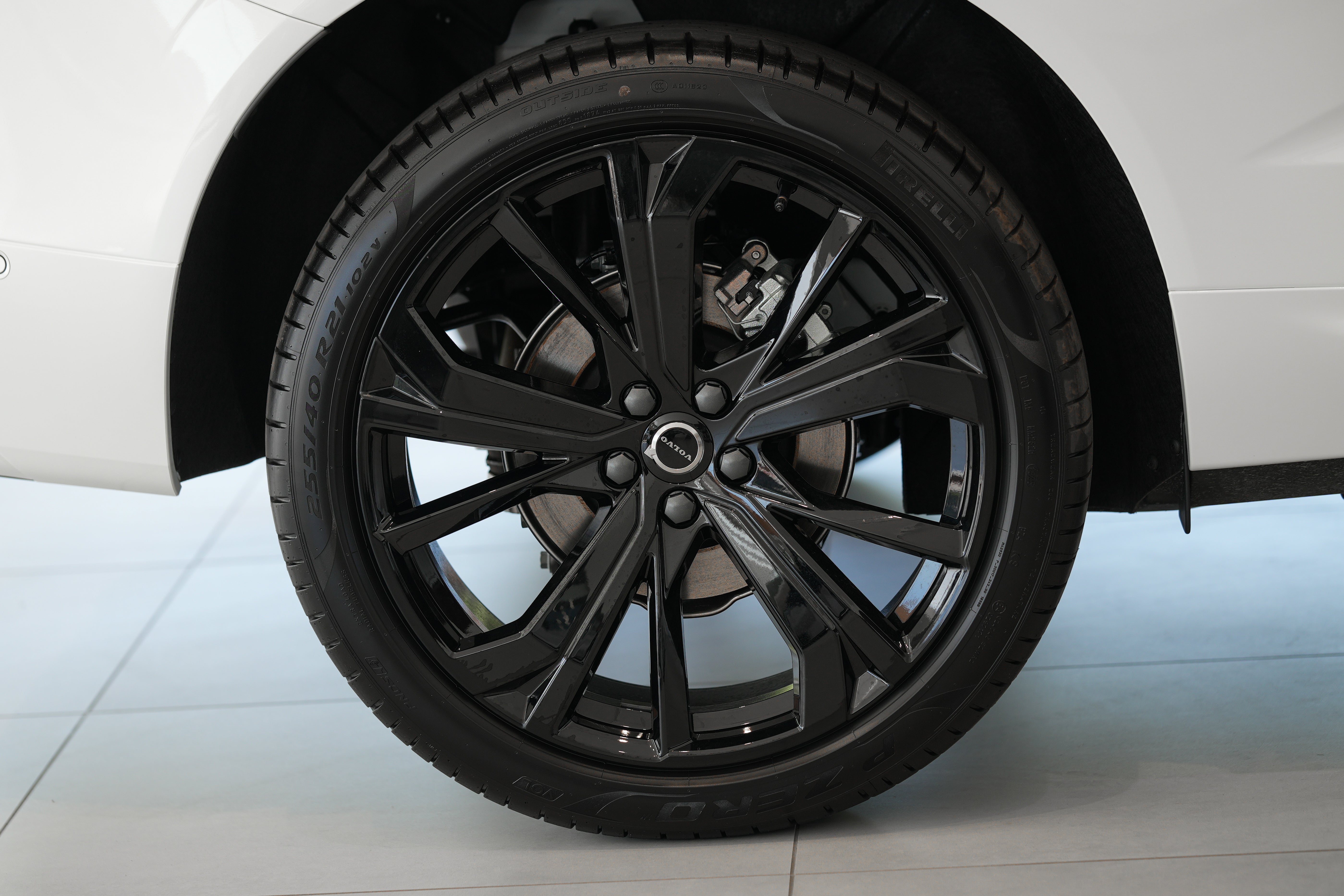 Volvo XC60 2025 B5 Plus Black Edition