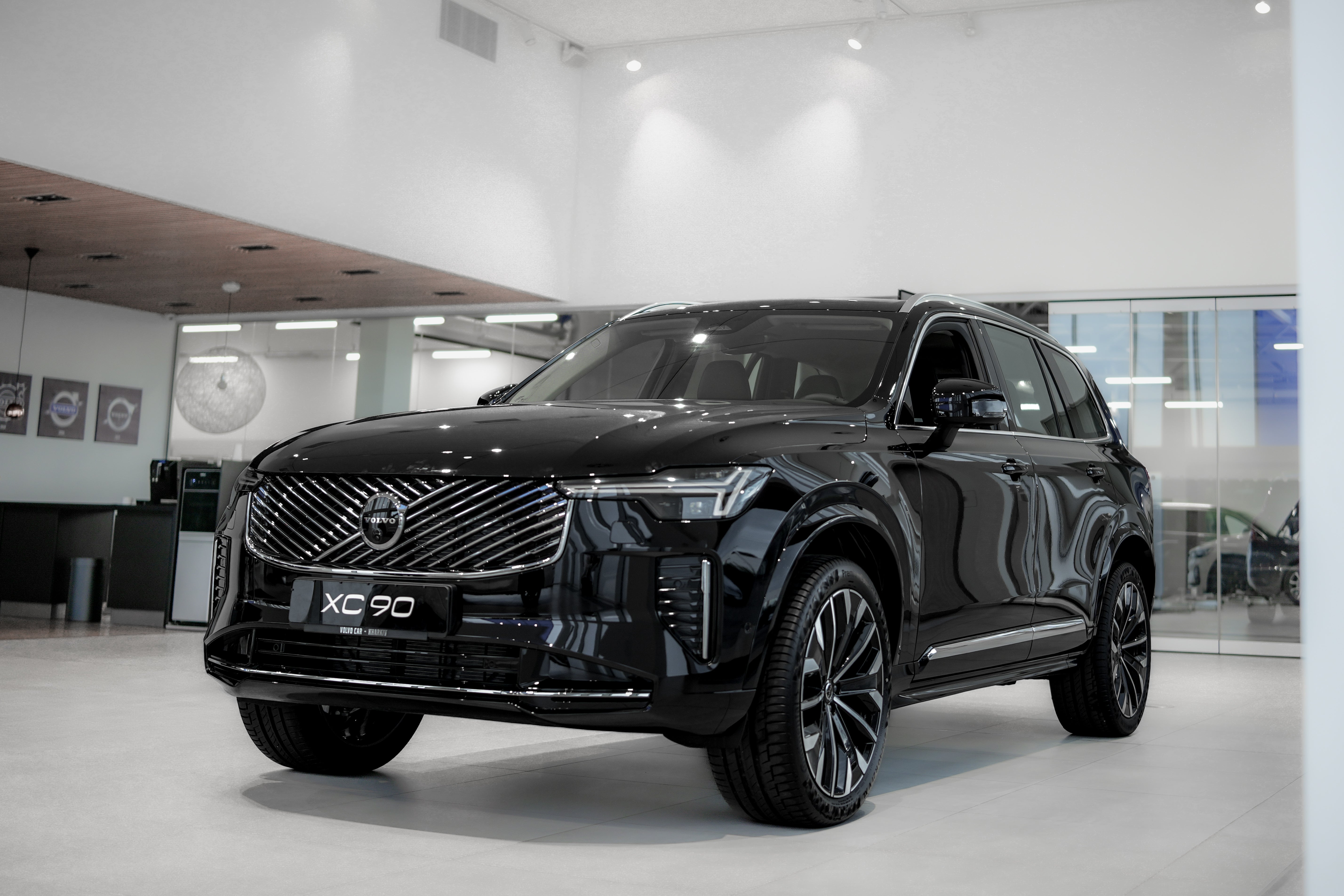 Volvo XC90 B5 Plus Bright Onyx Black