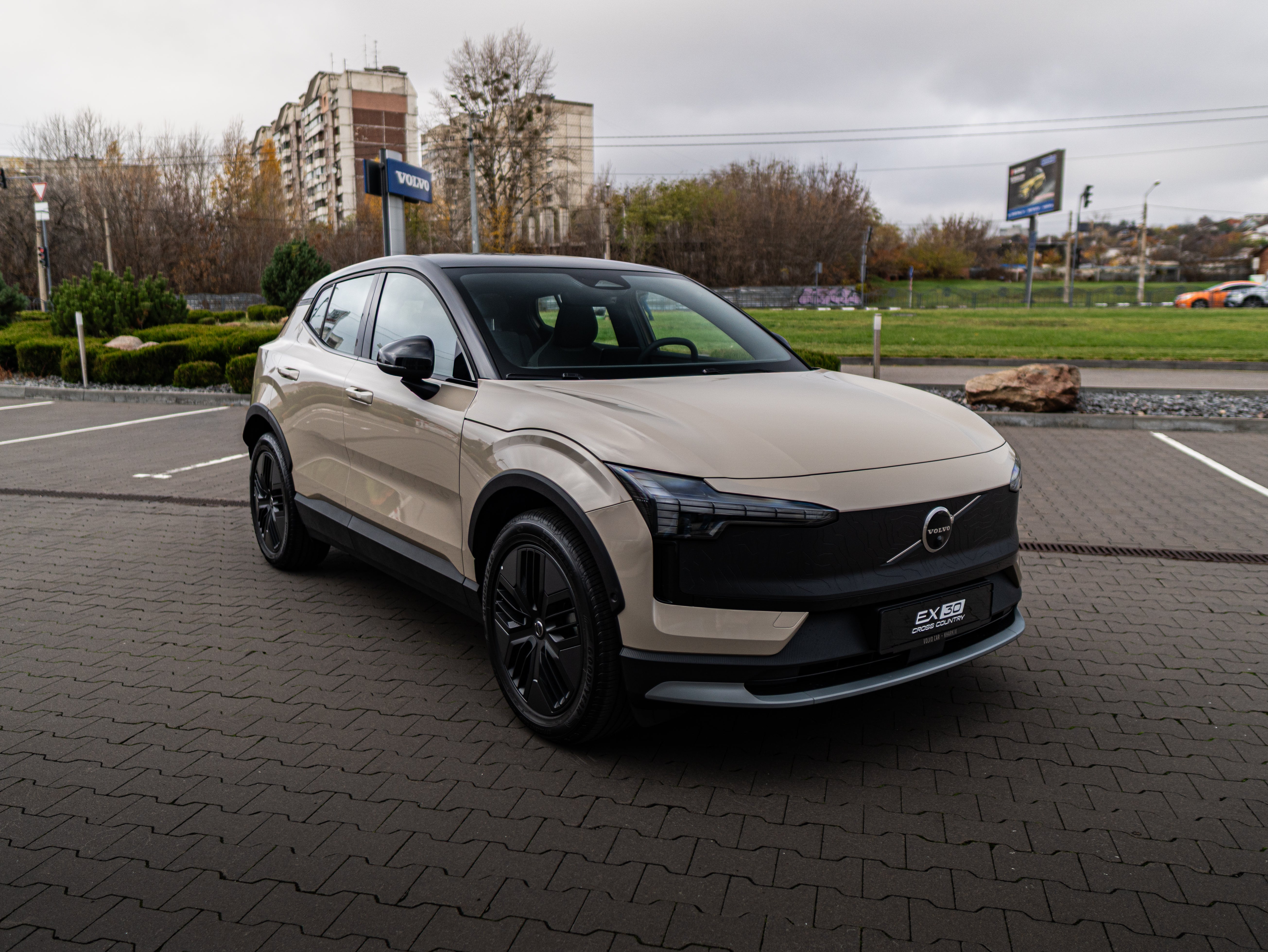 Volvo EX30 Cross Country Ultra - Sand Dune