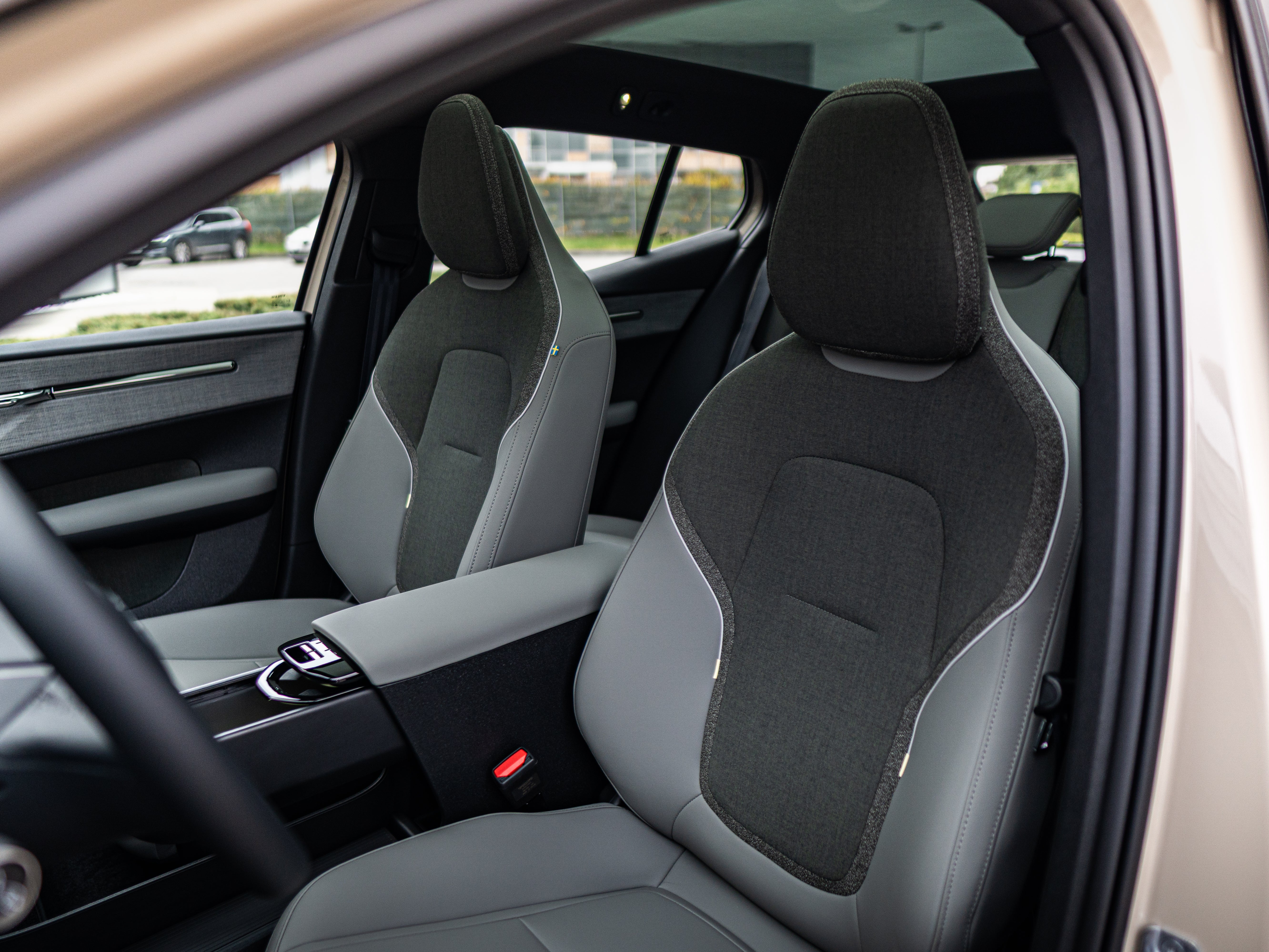 Volvo EX30 Cross Country Ultra - Sand Dune