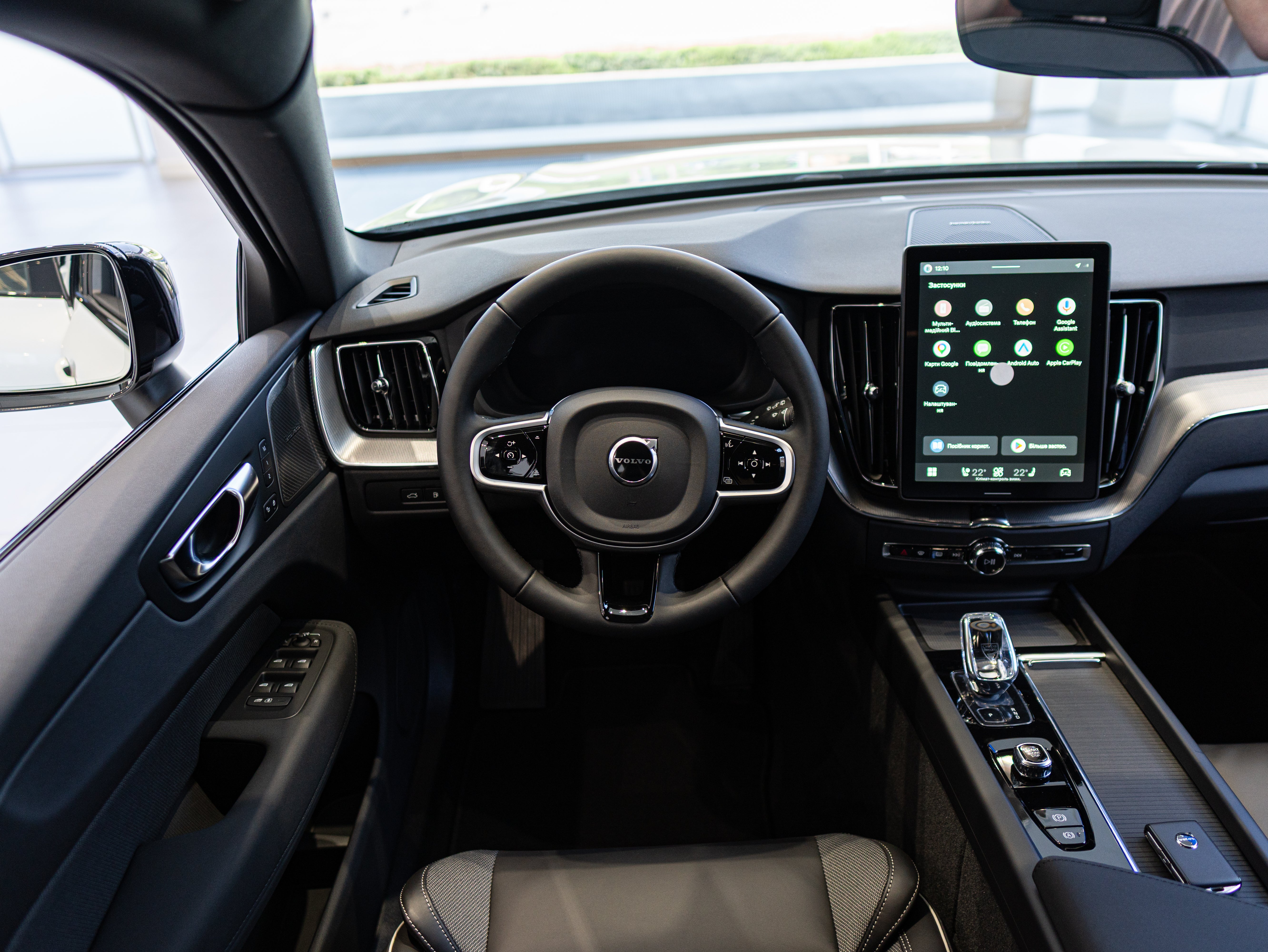 Volvo XC60 T8 Plus Black Edition Crystal White - Charcoal/Leabr3/Charc/Spo