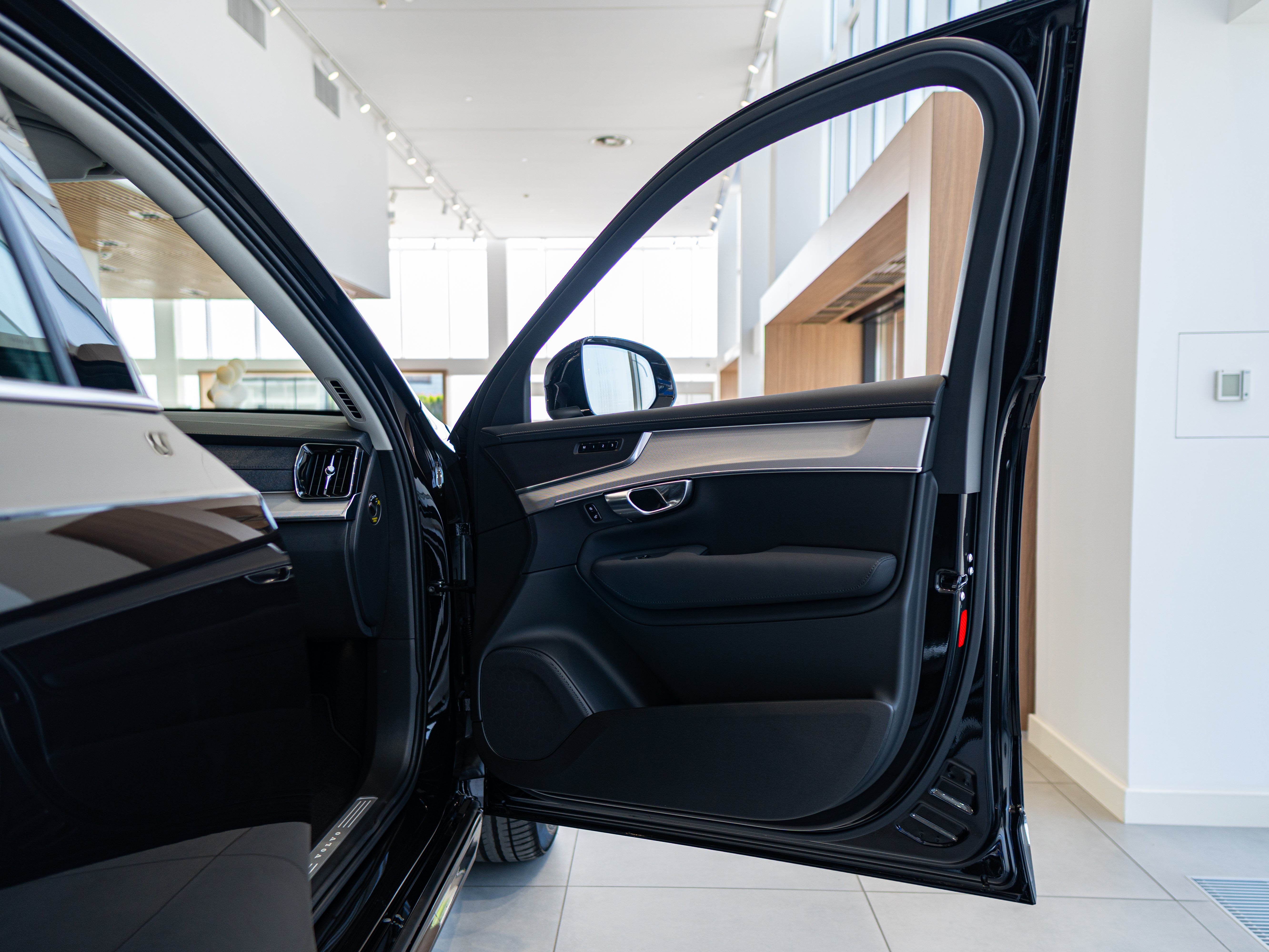 Volvo XC90 B5 Core Onyx Black - Charcoal/Vinyl5/Charcoal