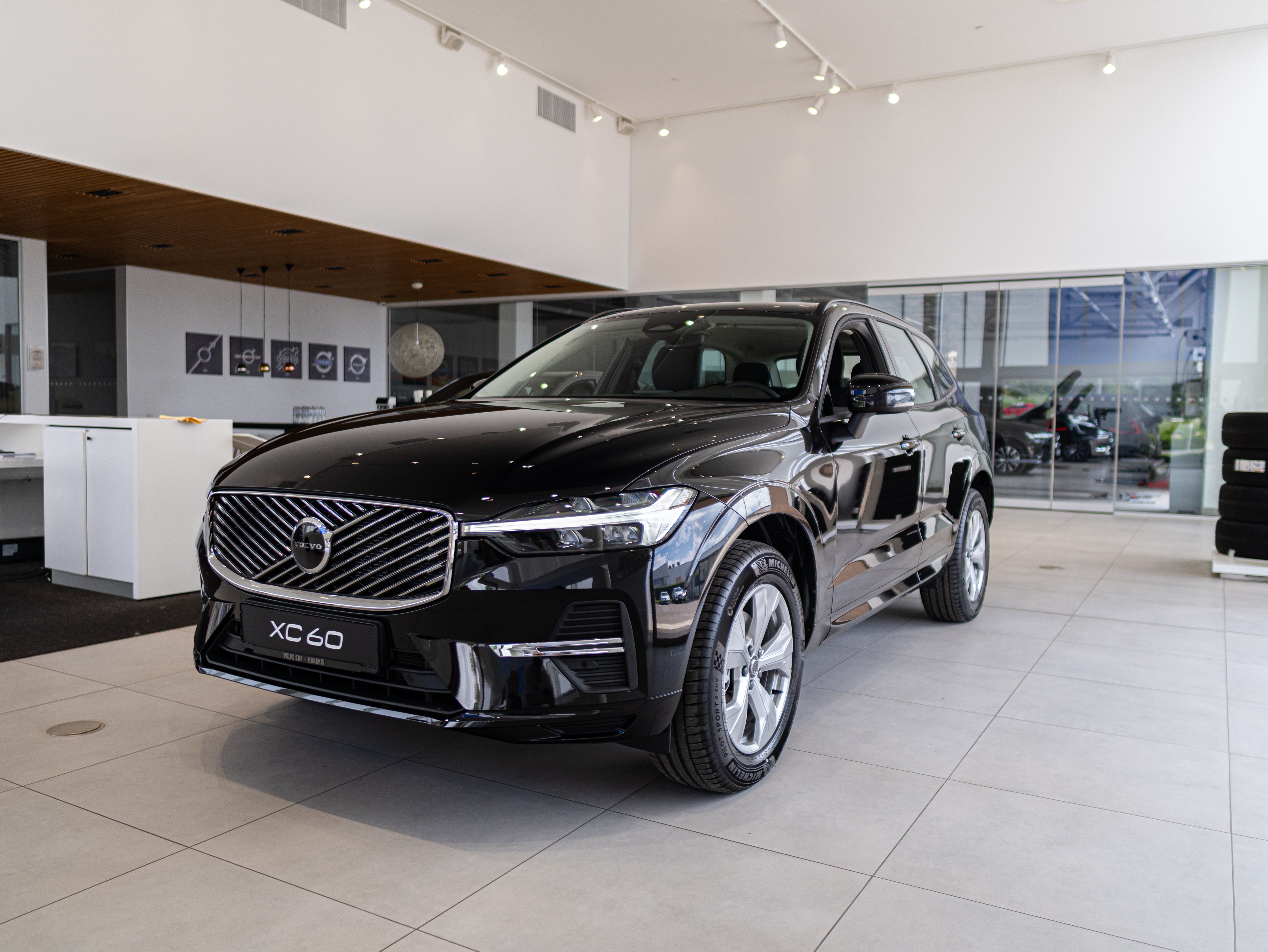 Volvo XC60 B5 Core Onyx Black - Charcoal/Vinyl5/Charcoal 2026