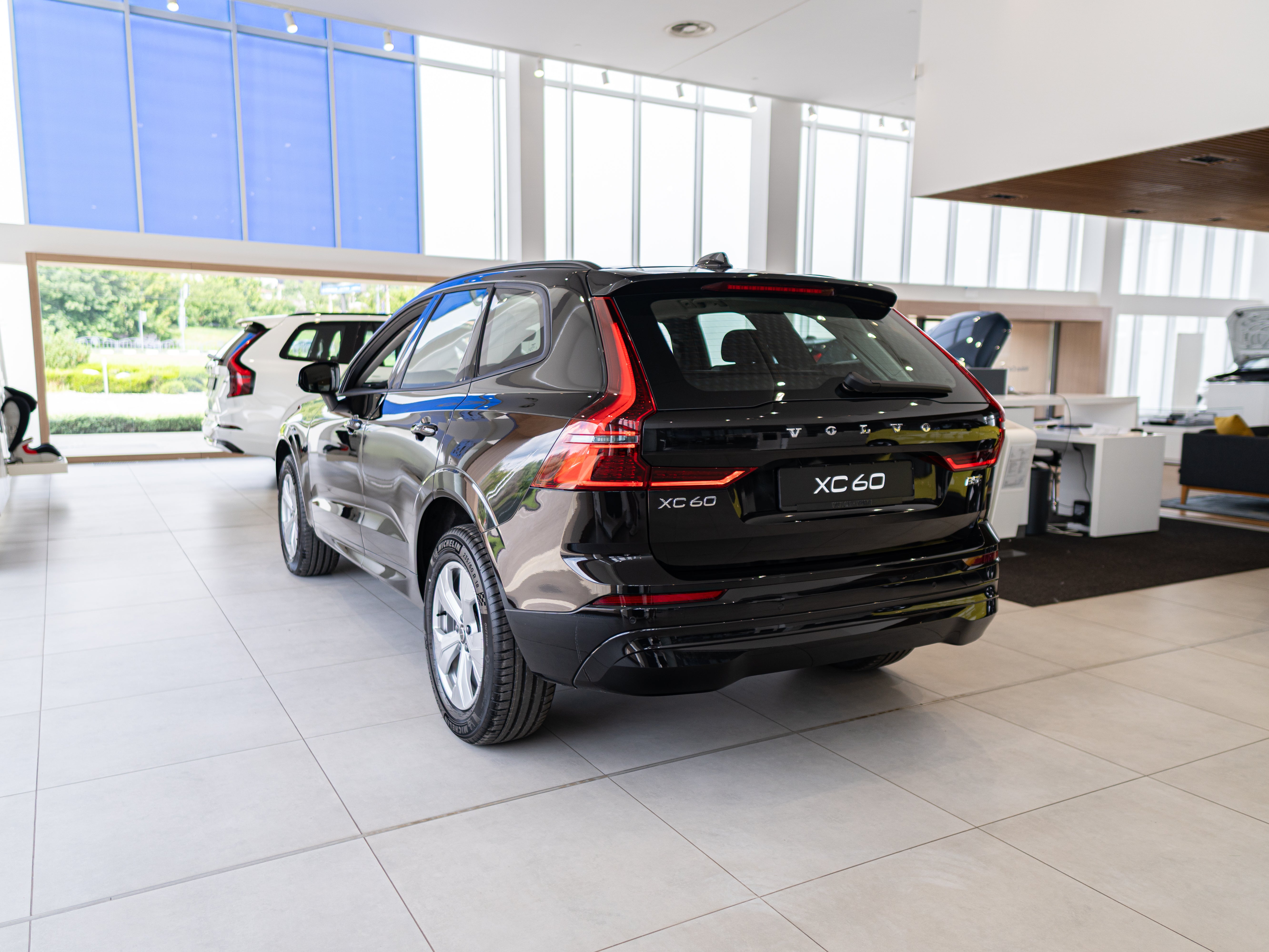 Volvo XC60 B5 Core Onyx Black - Charcoal/Vinyl5/Charcoal 2026