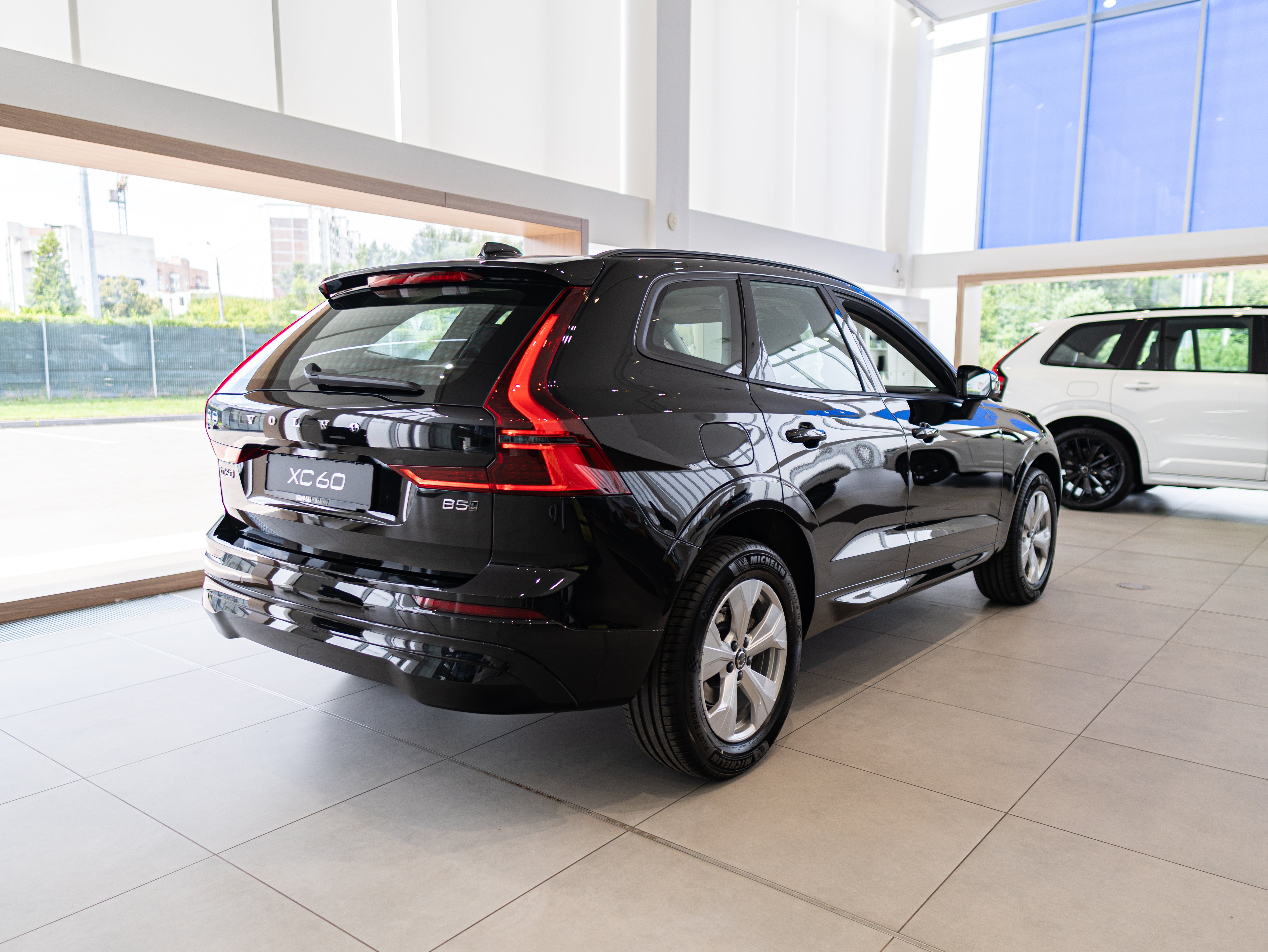 Volvo XC60 B5 Core Onyx Black - Charcoal/Vinyl5/Charcoal 2026