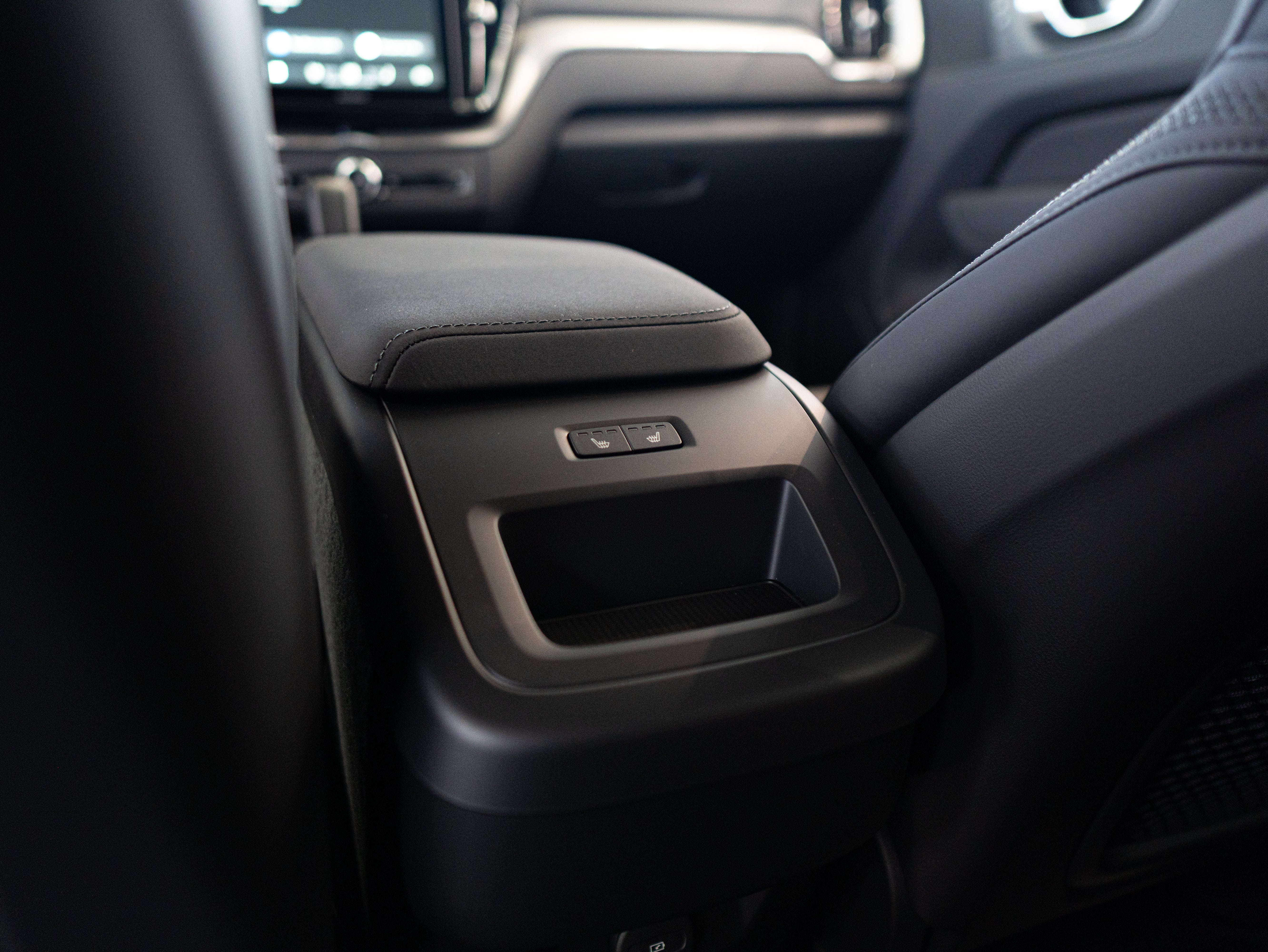 Volvo XC60 B5 Core Onyx Black - Charcoal/Vinyl5/Charcoal 2026