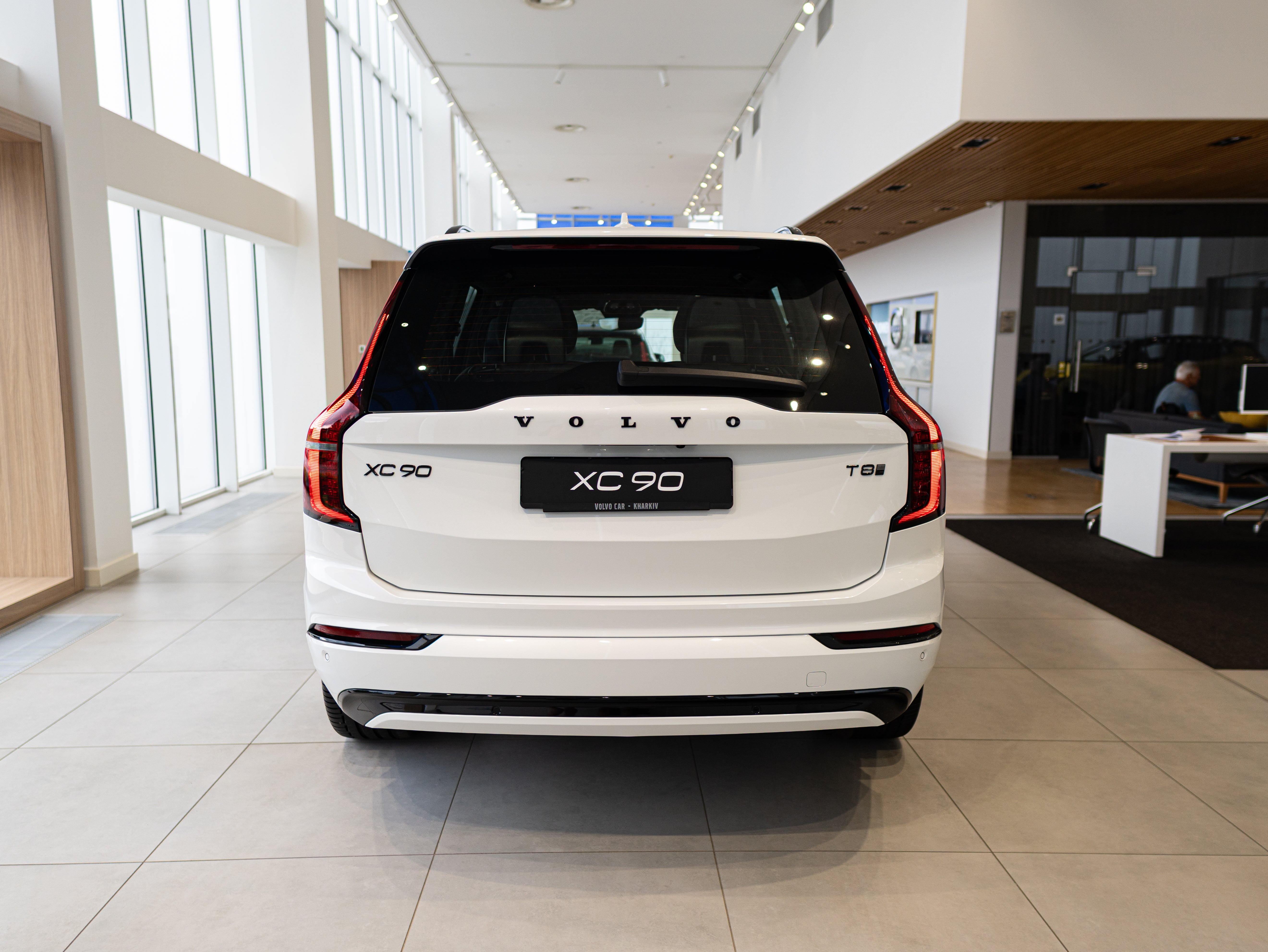 Volvo XC90 T8 Plus Black Edition Crystal White - Charcoal/Leac/Cardamom 2026