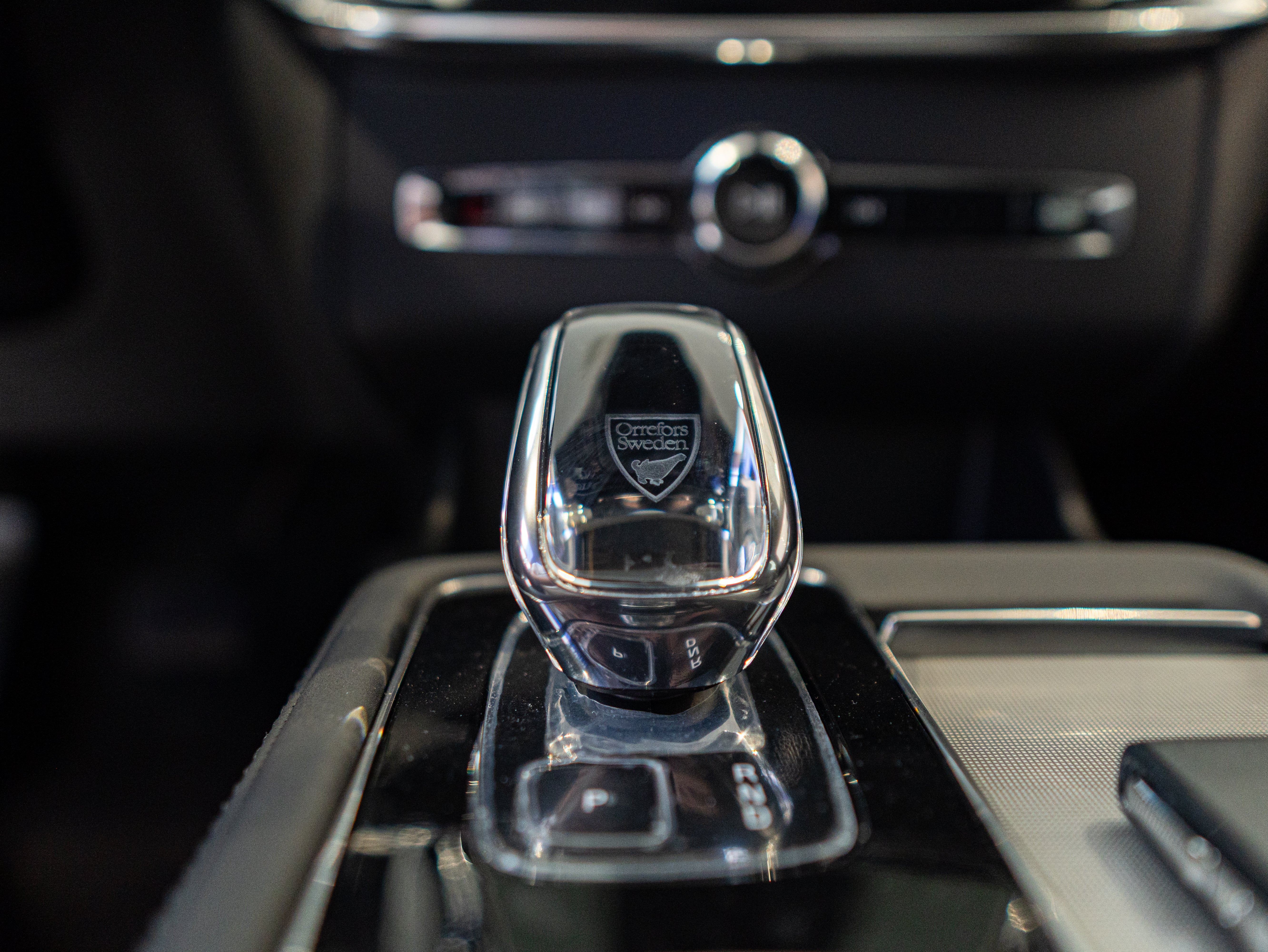 Volvo XC90 T8 Plus Black Edition Crystal White - Charcoal/Leac/Cardamom 2026