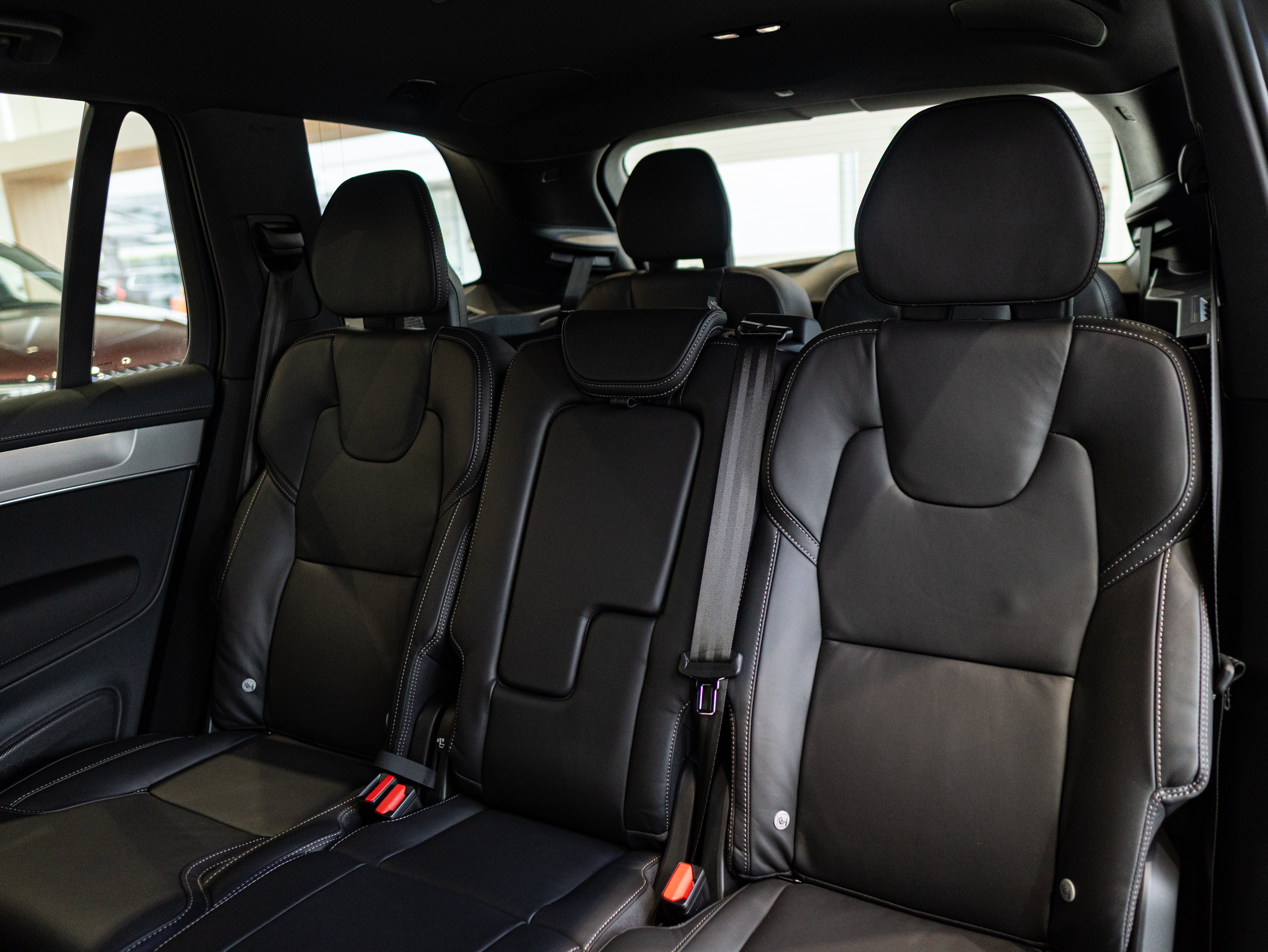 Volvo XC90 T8 Plus Black Edition Crystal White - Charcoal/Leac/Cardamom 2026