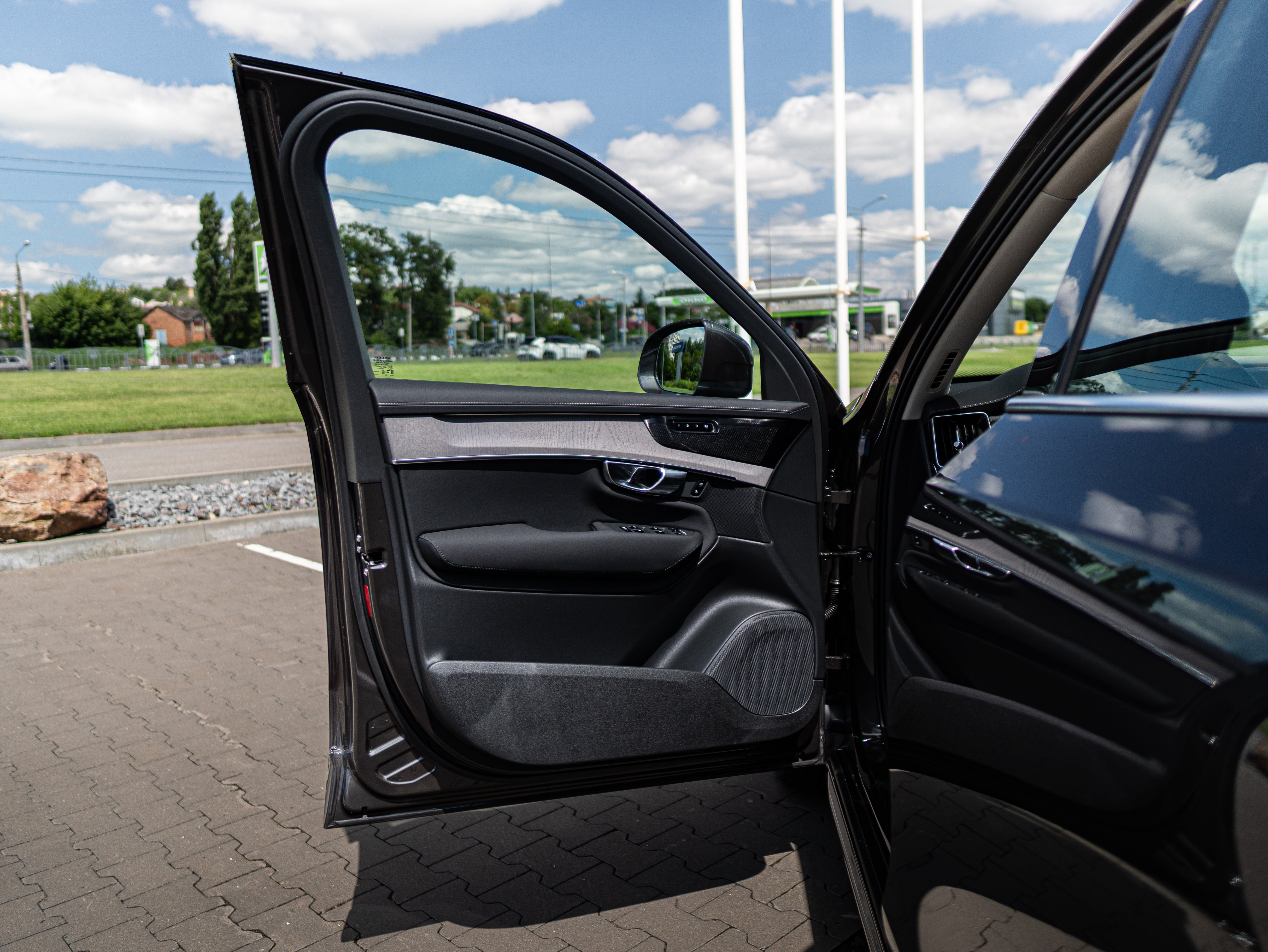 Volvo XC90 B5 Plus Bright Platinum Grey - Charcoal/Leac/Cardamom 2026